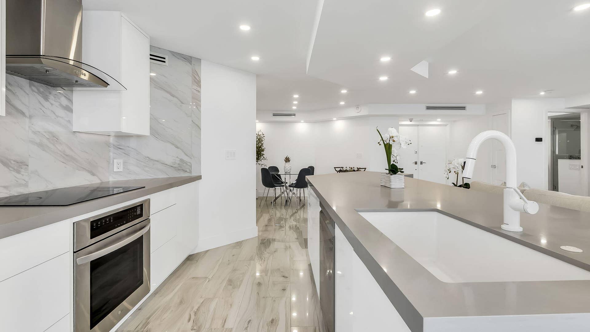 550 S Ocean Boulevard, #1906, Boca Raton, FL 33432 Kitchen