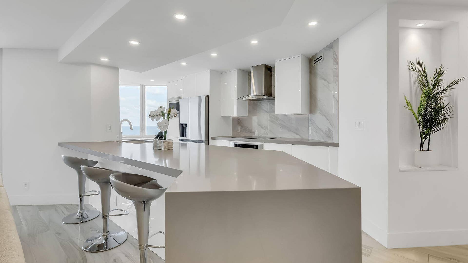 550 S Ocean Boulevard, #1906, Boca Raton, FL 33432 Kitchen