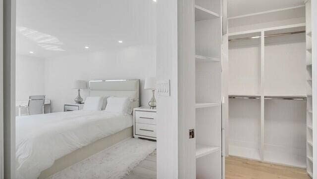 550 S Ocean Boulevard, #1906, Boca Raton, FL 33432 Primary Closet