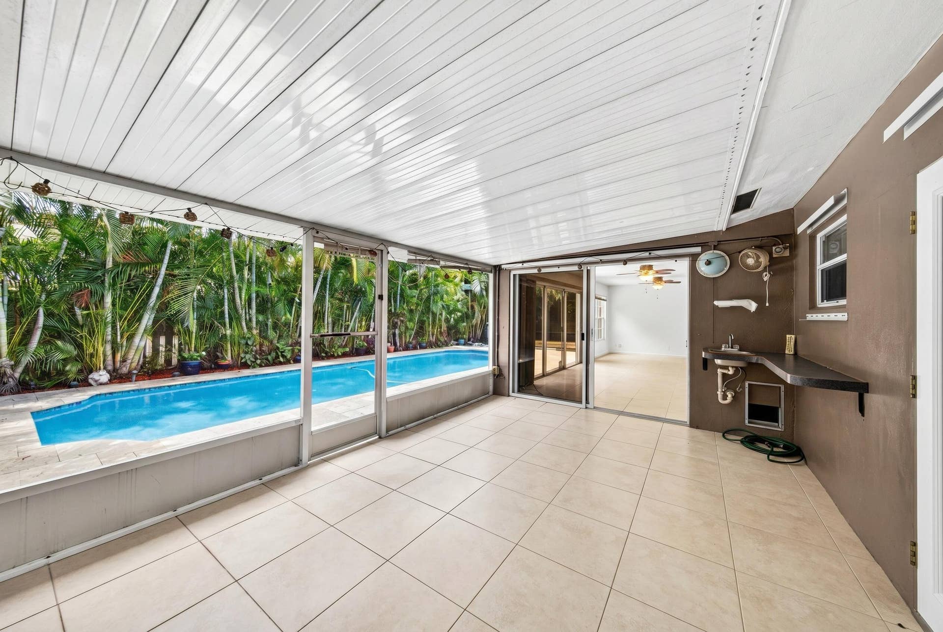 1540 NE 40th Street, Oakland Park, FL 33334 covered patio
