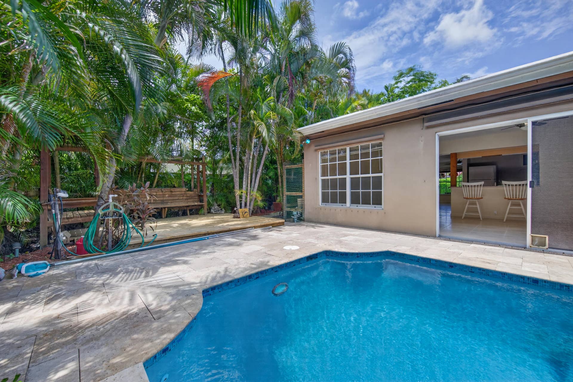 1540 NE 40th Street, Oakland Park, FL 33334 yard2