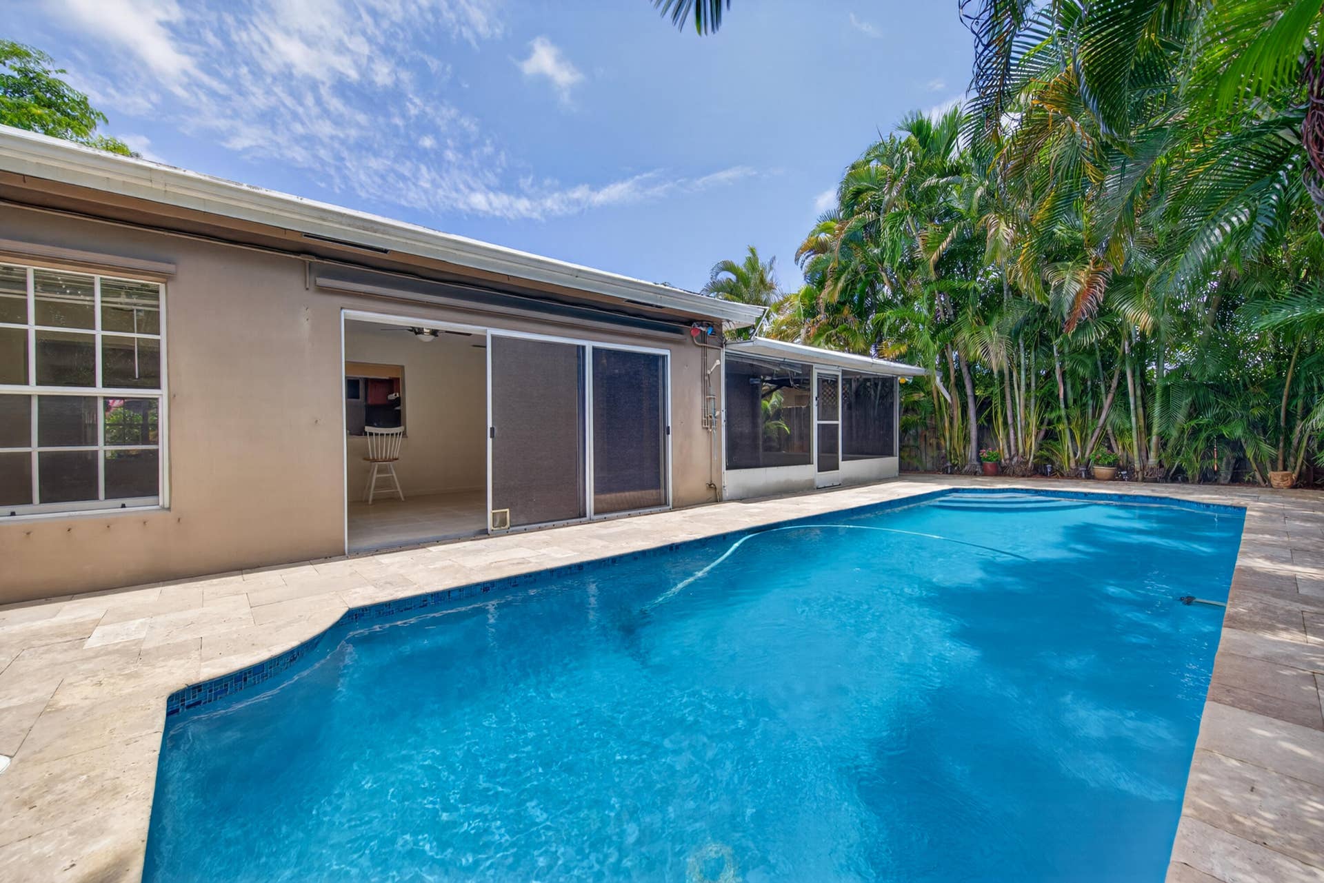 1540 NE 40th Street, Oakland Park, FL 33334 pool