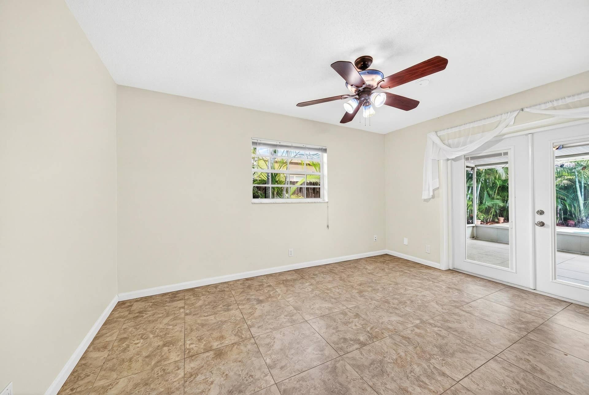 1540 NE 40th Street, Oakland Park, FL 33334 main bedroom