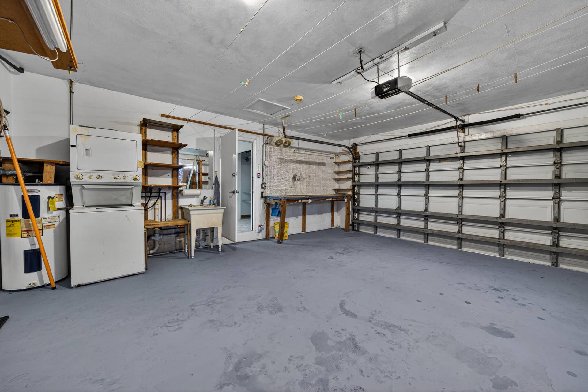 1540 NE 40th Street, Oakland Park, FL 33334 2 car garage