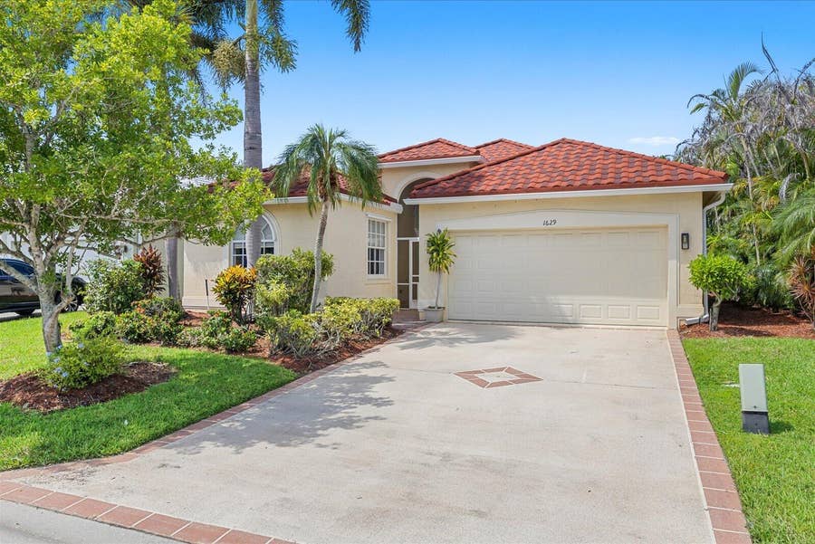 Property photo for 1629 SE Shelburnie Way, Port St Lucie, FL