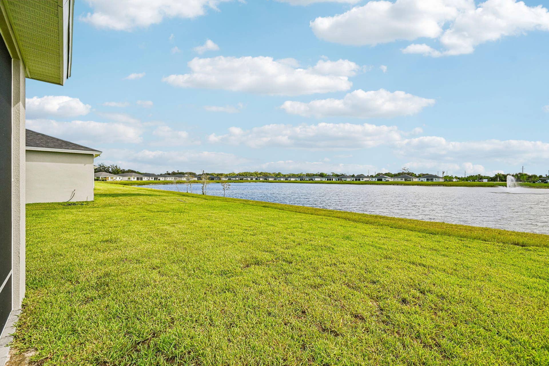 5590 Hampton Park Cir Vero (31)