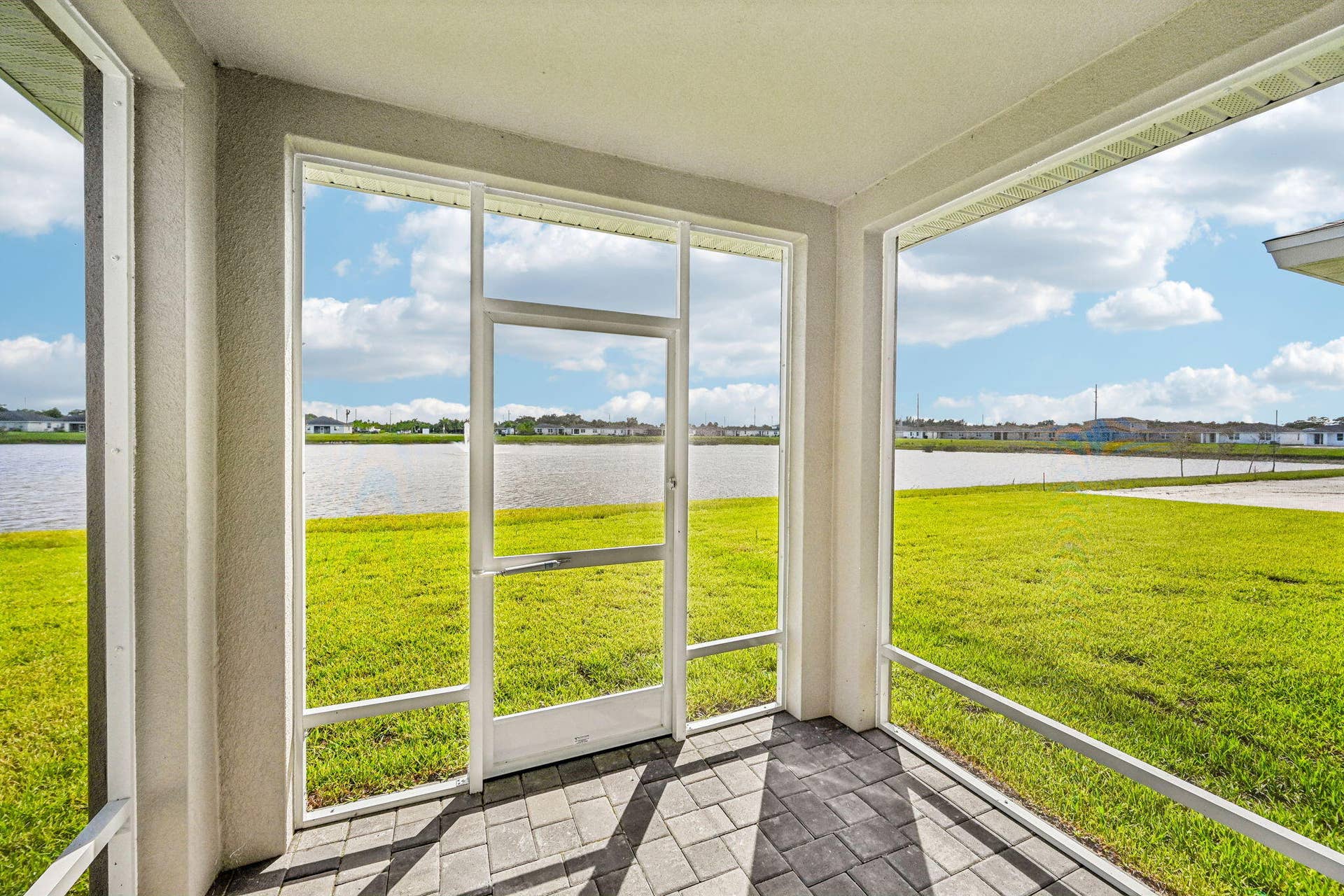5590 Hampton Park Cir Vero (30)