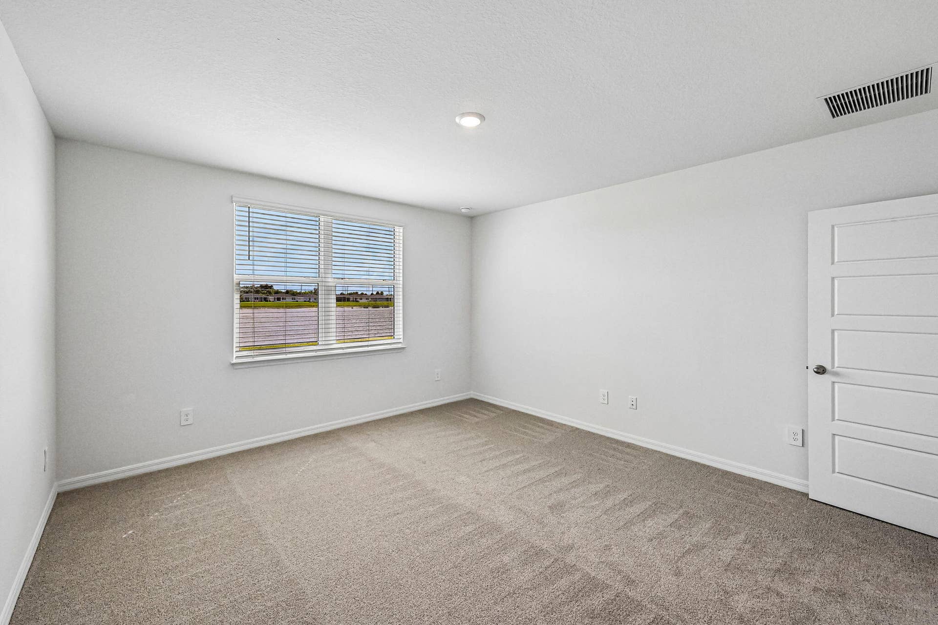 5590 Hampton Park Cir Vero (25)