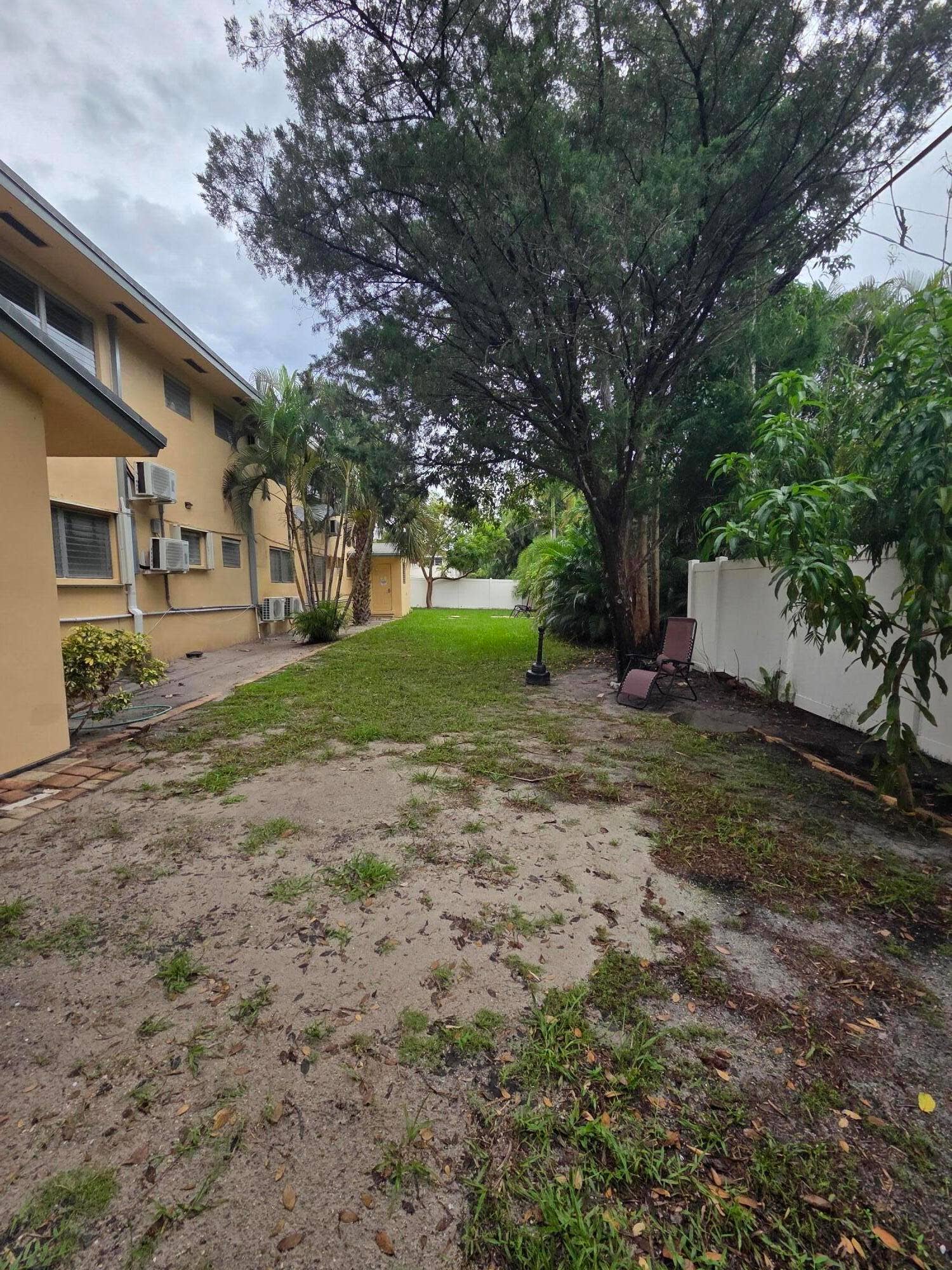 2716 NE 30TH Place, #105C, Fort Lauderdale, FL 33306 Backyard