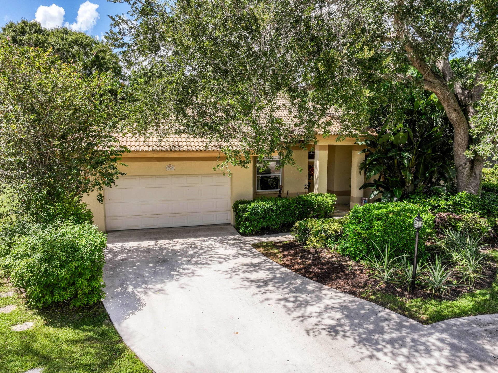 9260 Cypress Hollow Drive, Palm Beach Gardens, FL 33418 DJI_0114