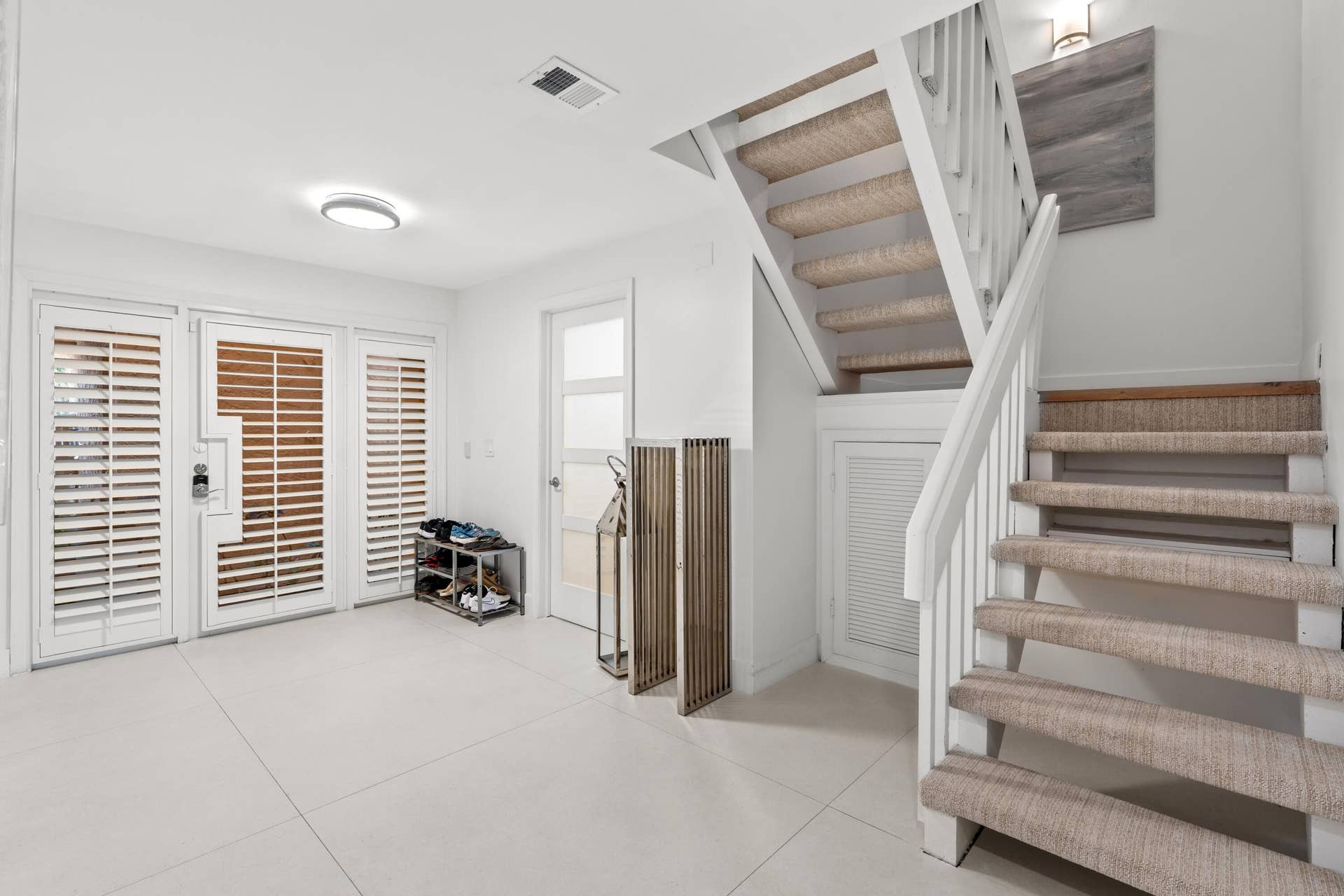 336 VENETIAN Drive, #1, Delray Beach, FL 33483 mls_FOYER_ANGLE_DT