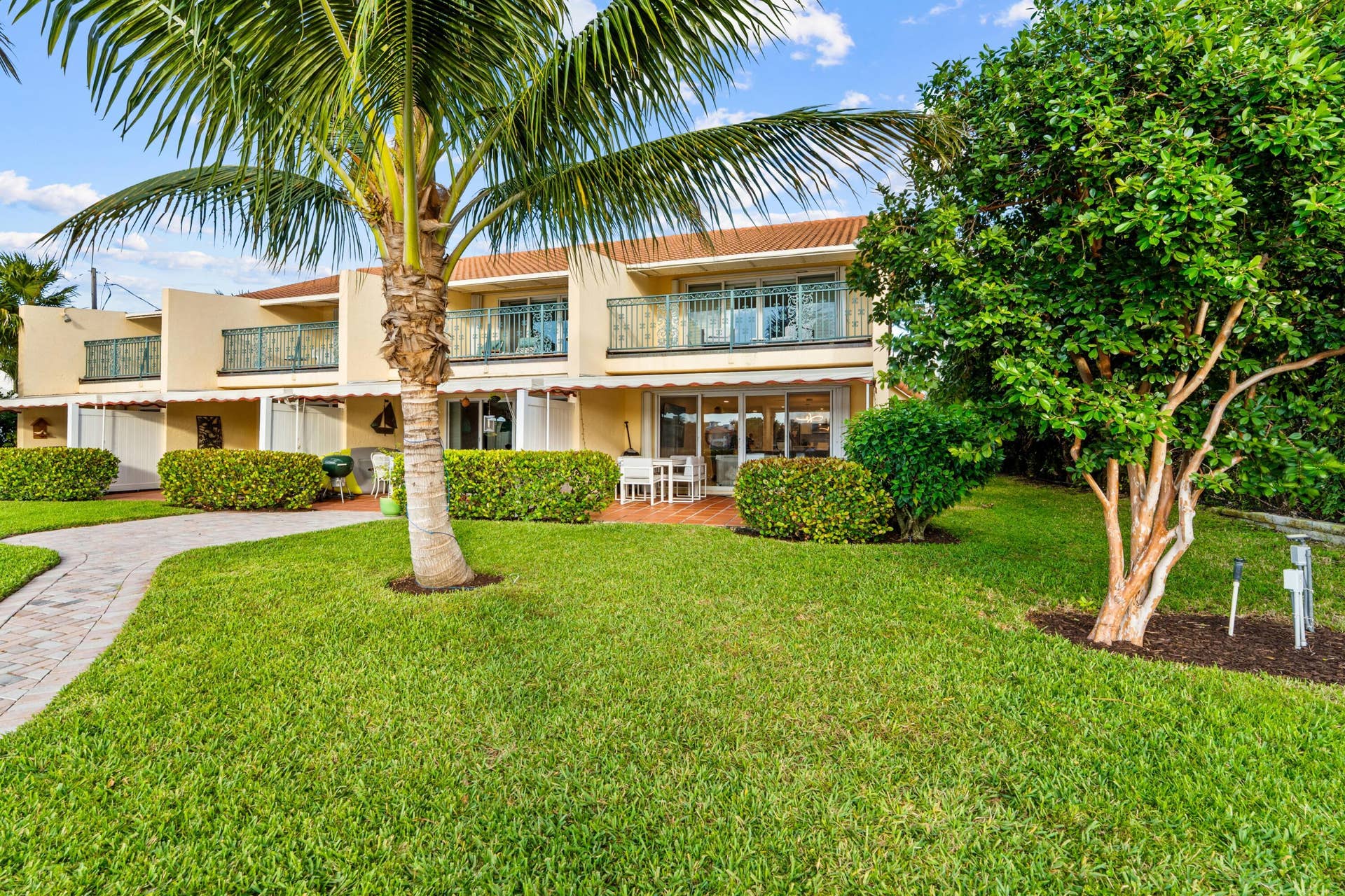 336 VENETIAN Drive, #1, Delray Beach, FL 33483 mls_REAR_RIGHT_2_DT