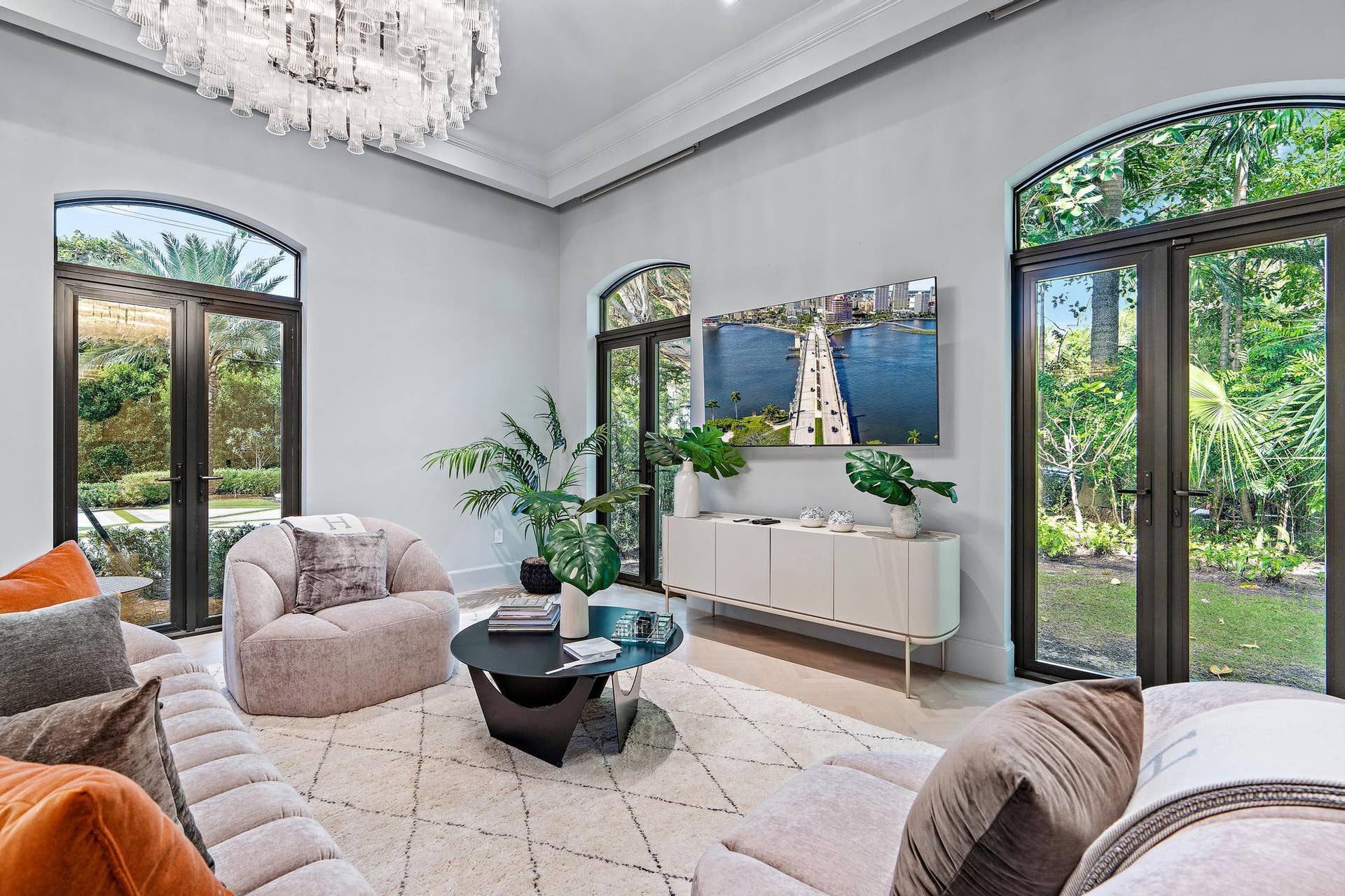 150 El Vedado Road, Palm Beach, FL 33480 Media Room