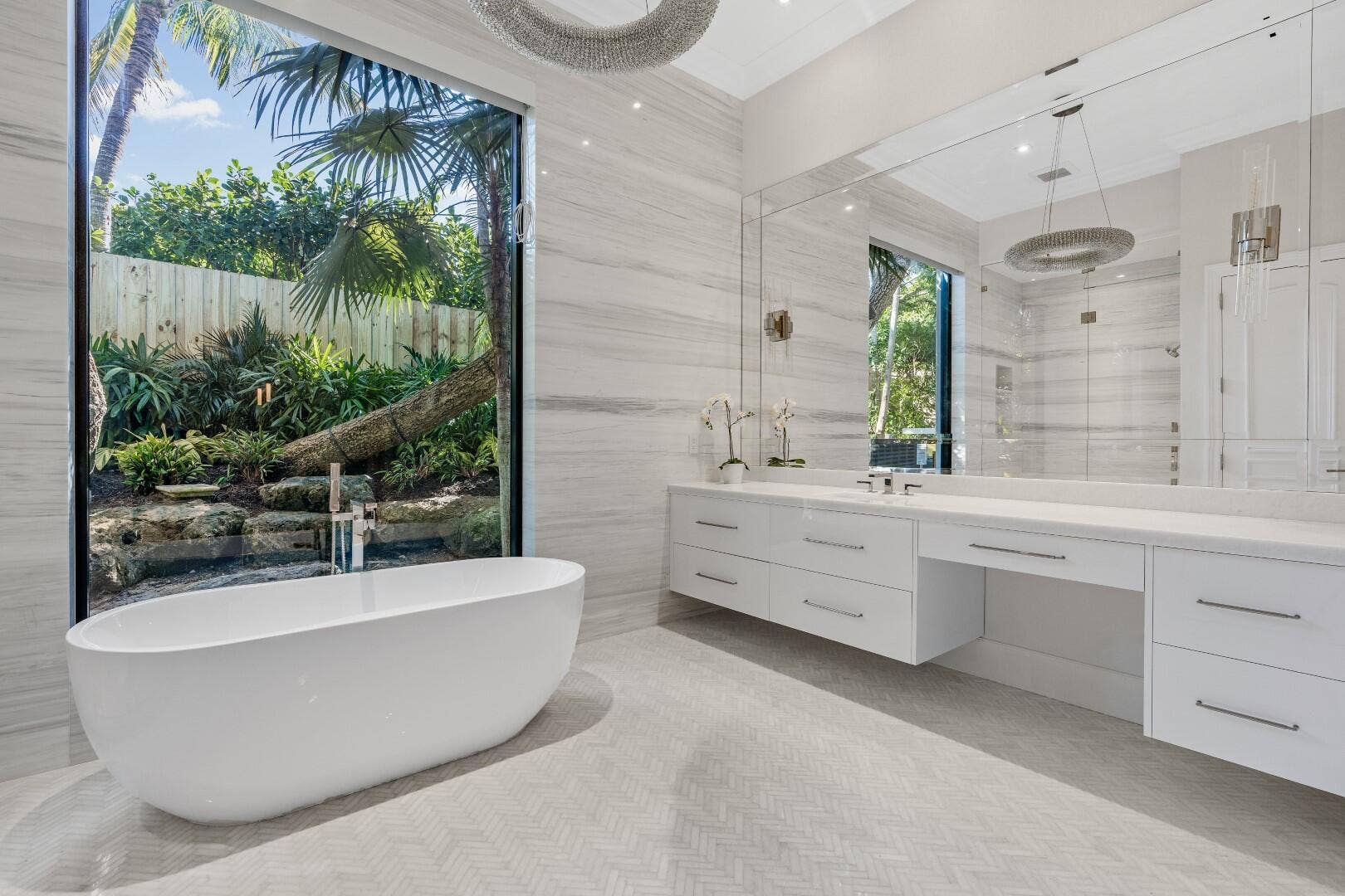 150 El Vedado Road, Palm Beach, FL 33480 Primary Bath