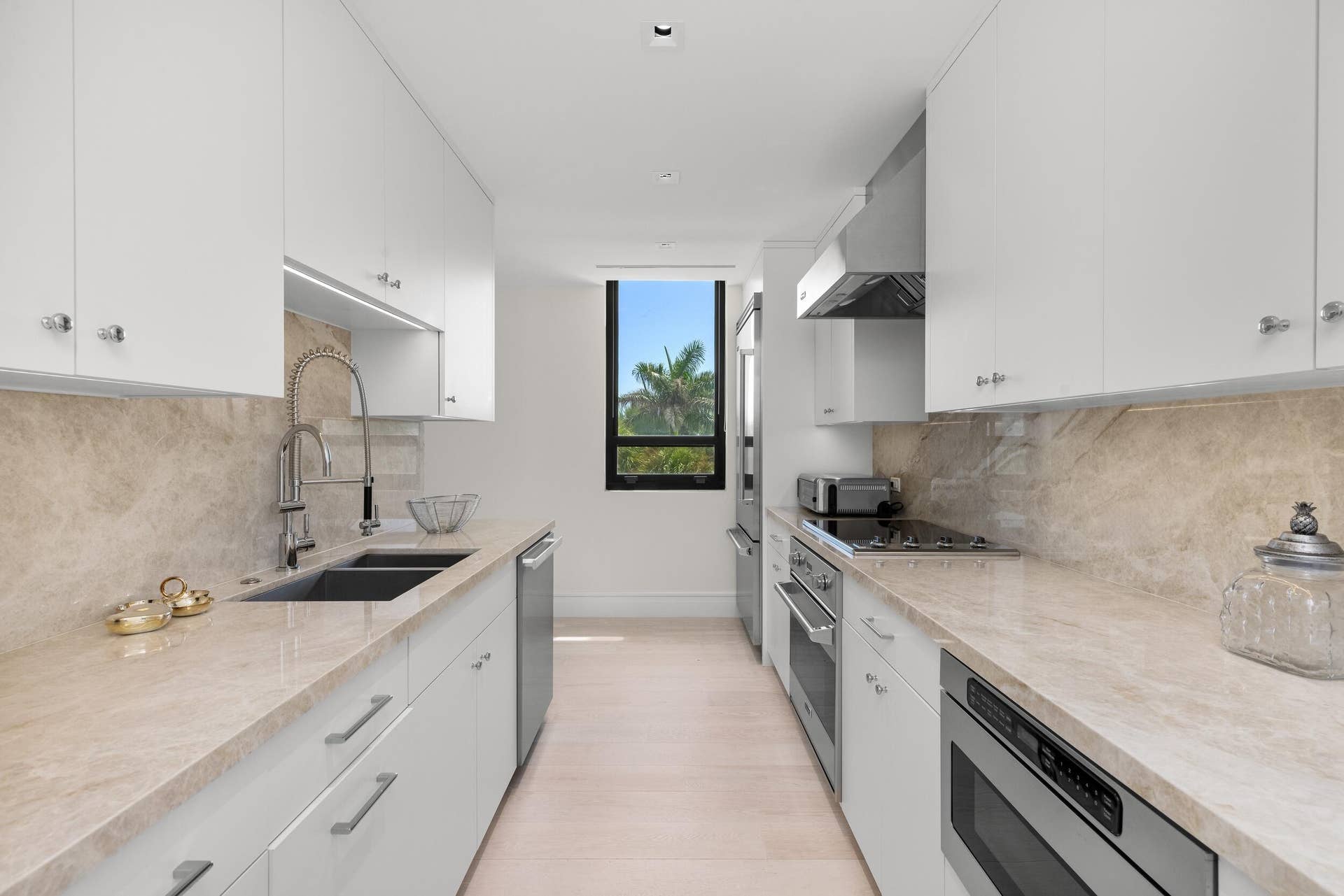 120 Sunset Avenue, #W 4 A, Palm Beach, FL 33480 Kitchen