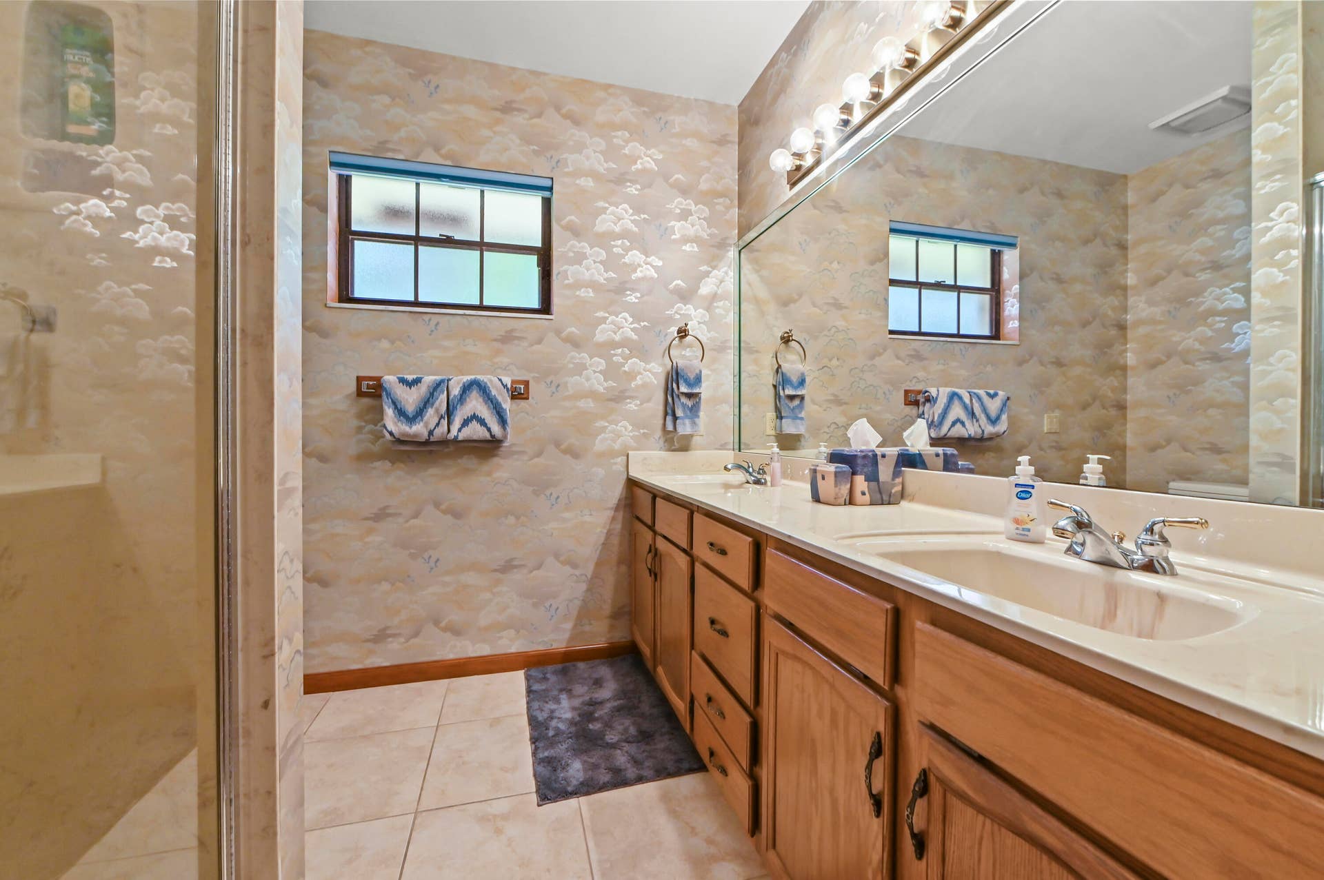 23 Bathroom 01