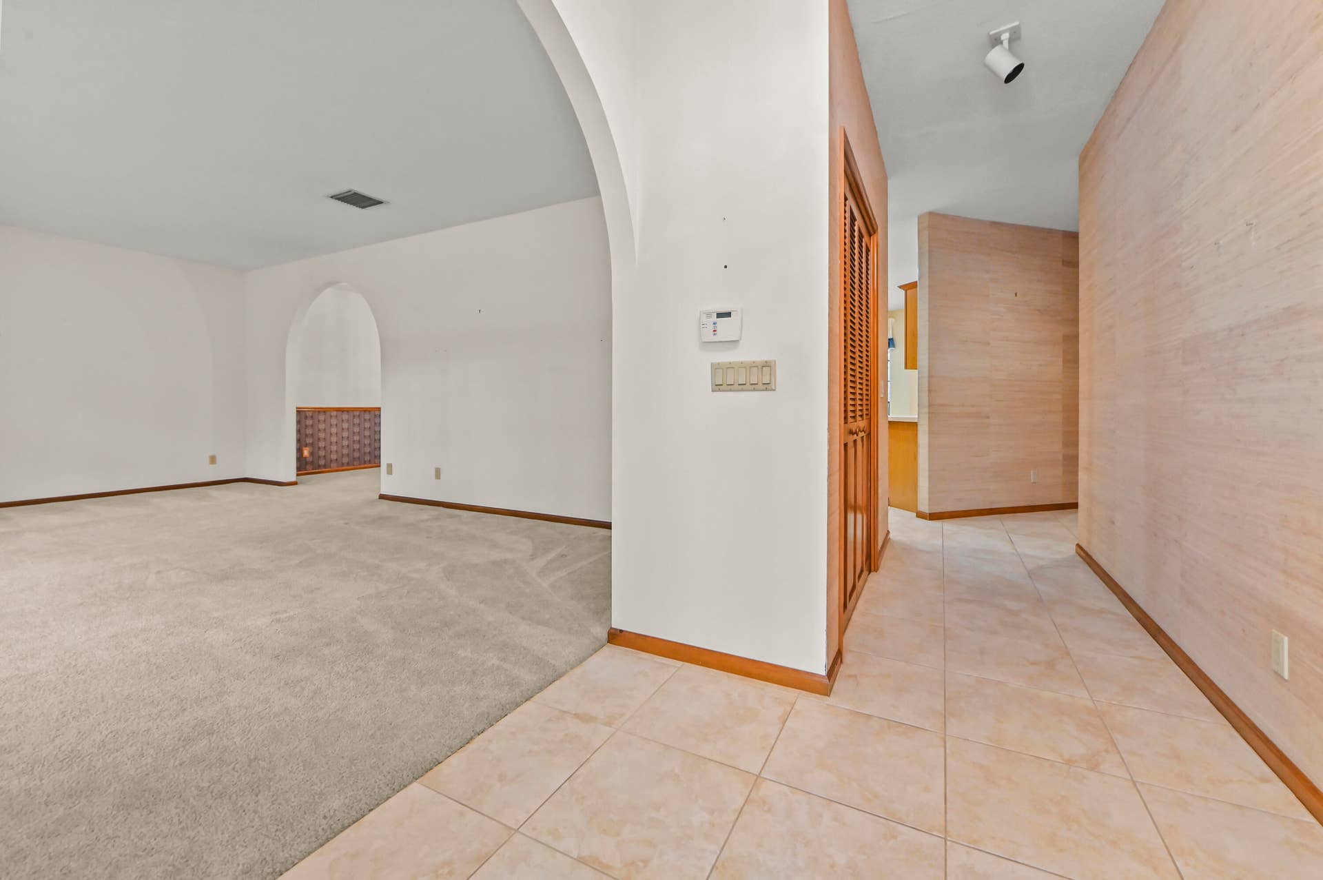 05 Hallway 01