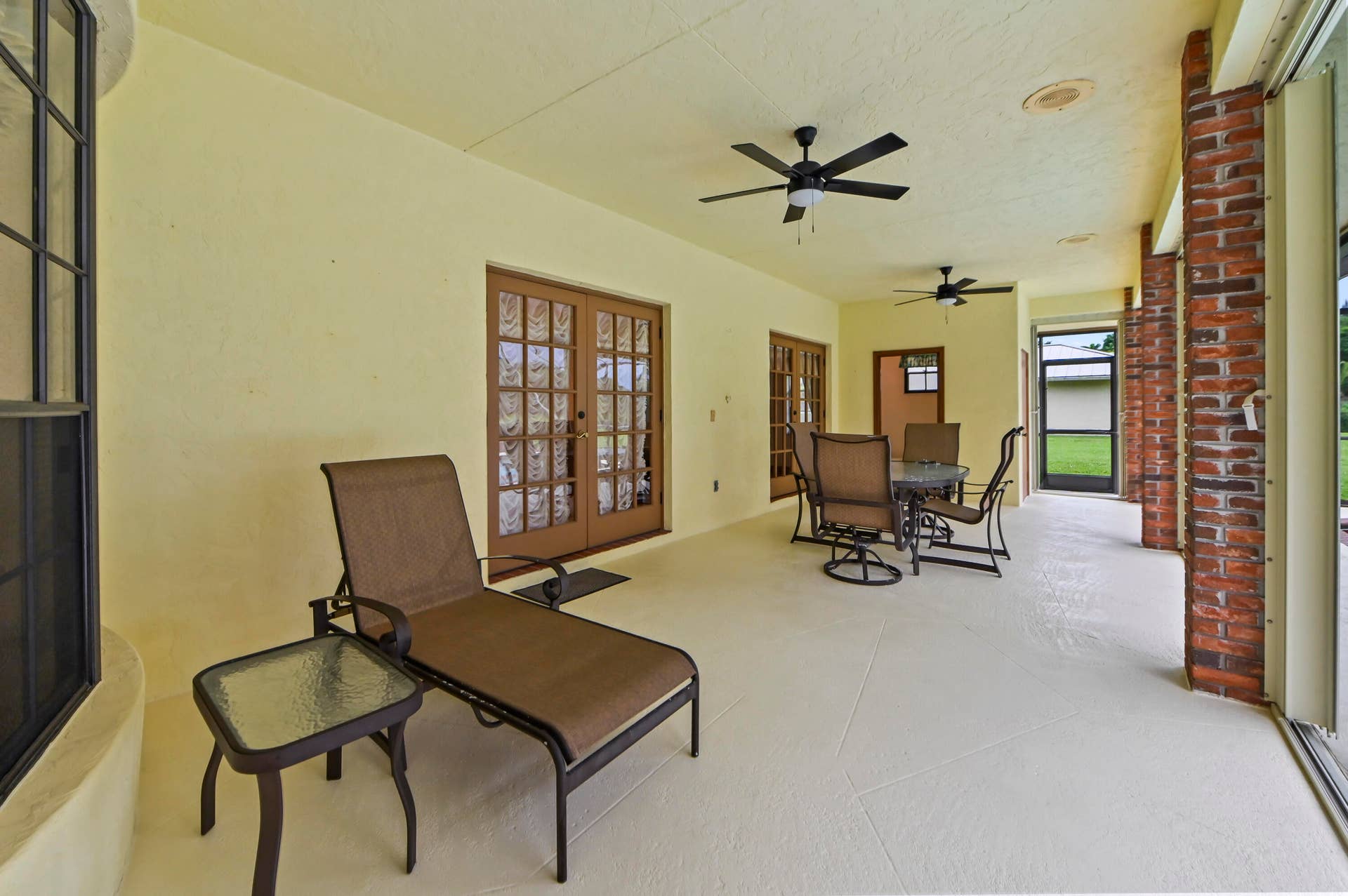 31 Patio 01