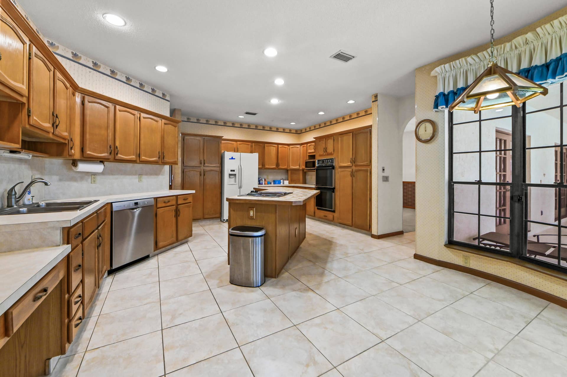 12 Kitchen 02
