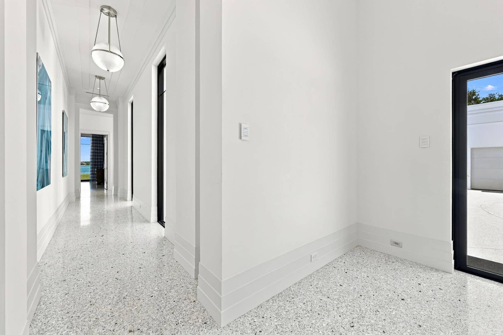 Guest Suite Foyer