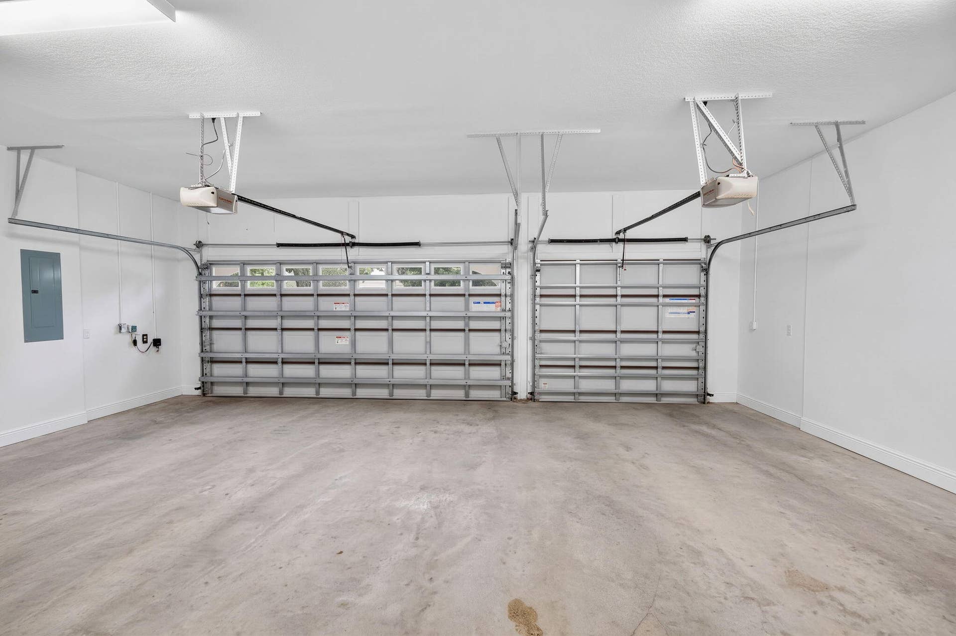 10490 S Lago Vista Circle, Parkland, FL 33076 Three Car Garage