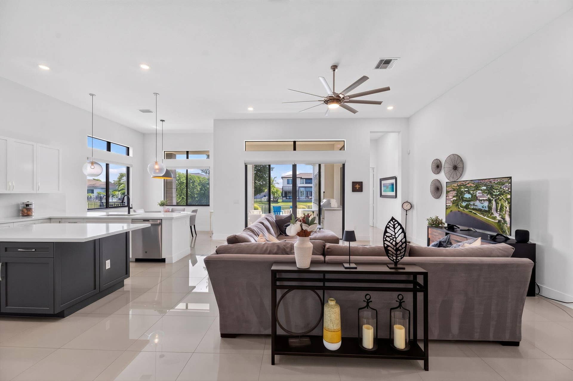 10490 S Lago Vista Circle, Parkland, FL 33076 Main Living Room