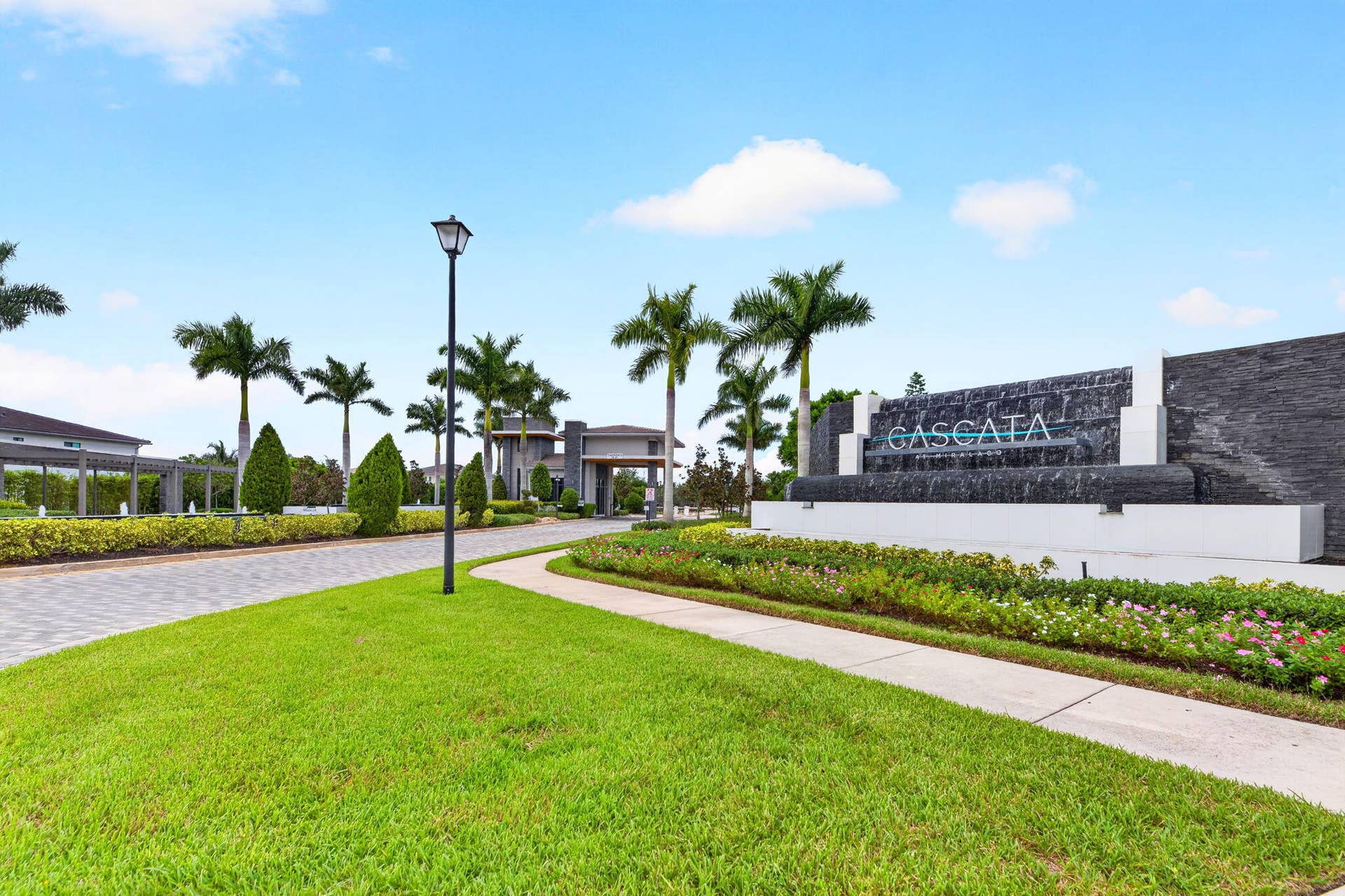 10490 S Lago Vista Circle, Parkland, FL 33076 Cascata Entrance