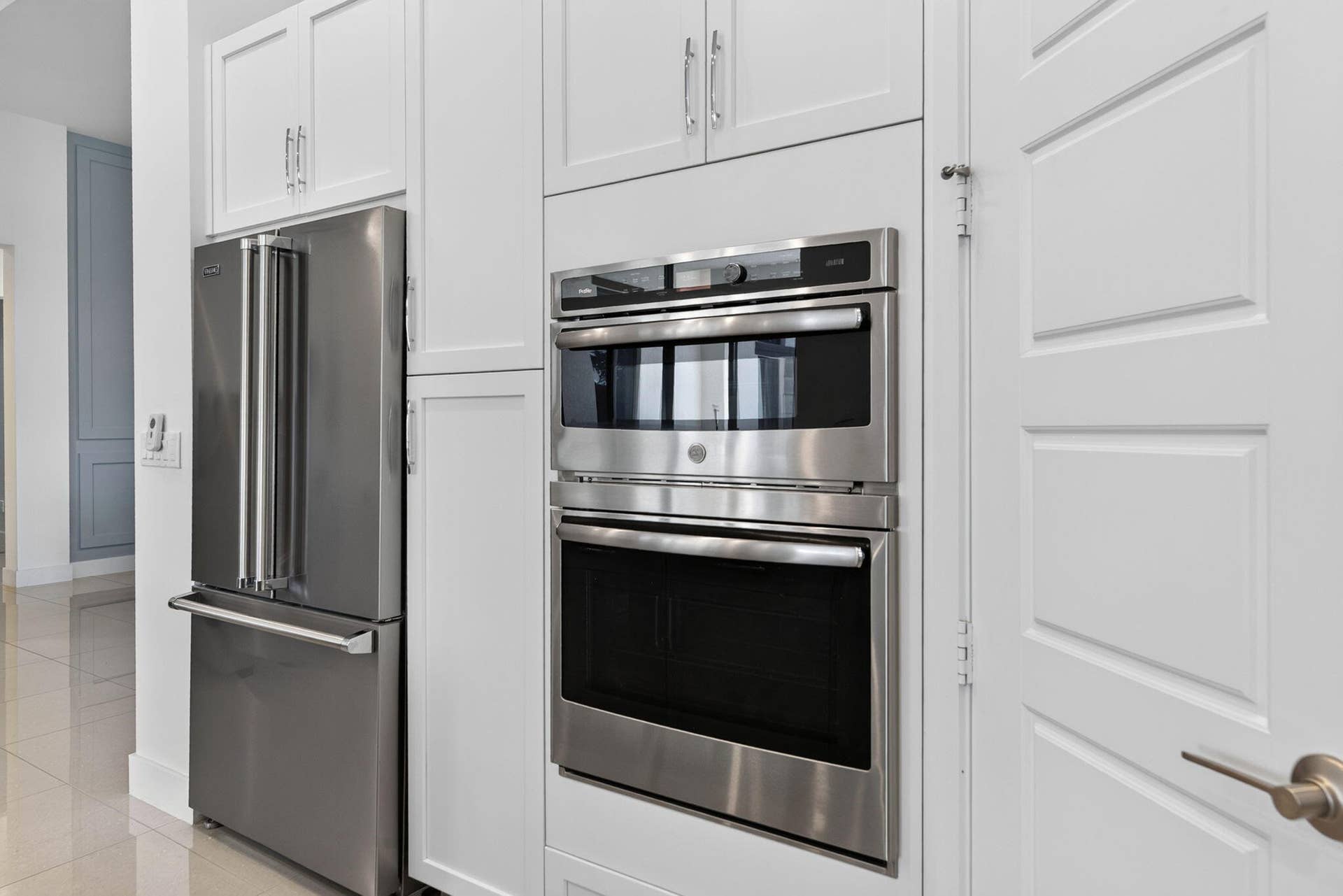 10490 S Lago Vista Circle, Parkland, FL 33076 Kitchen