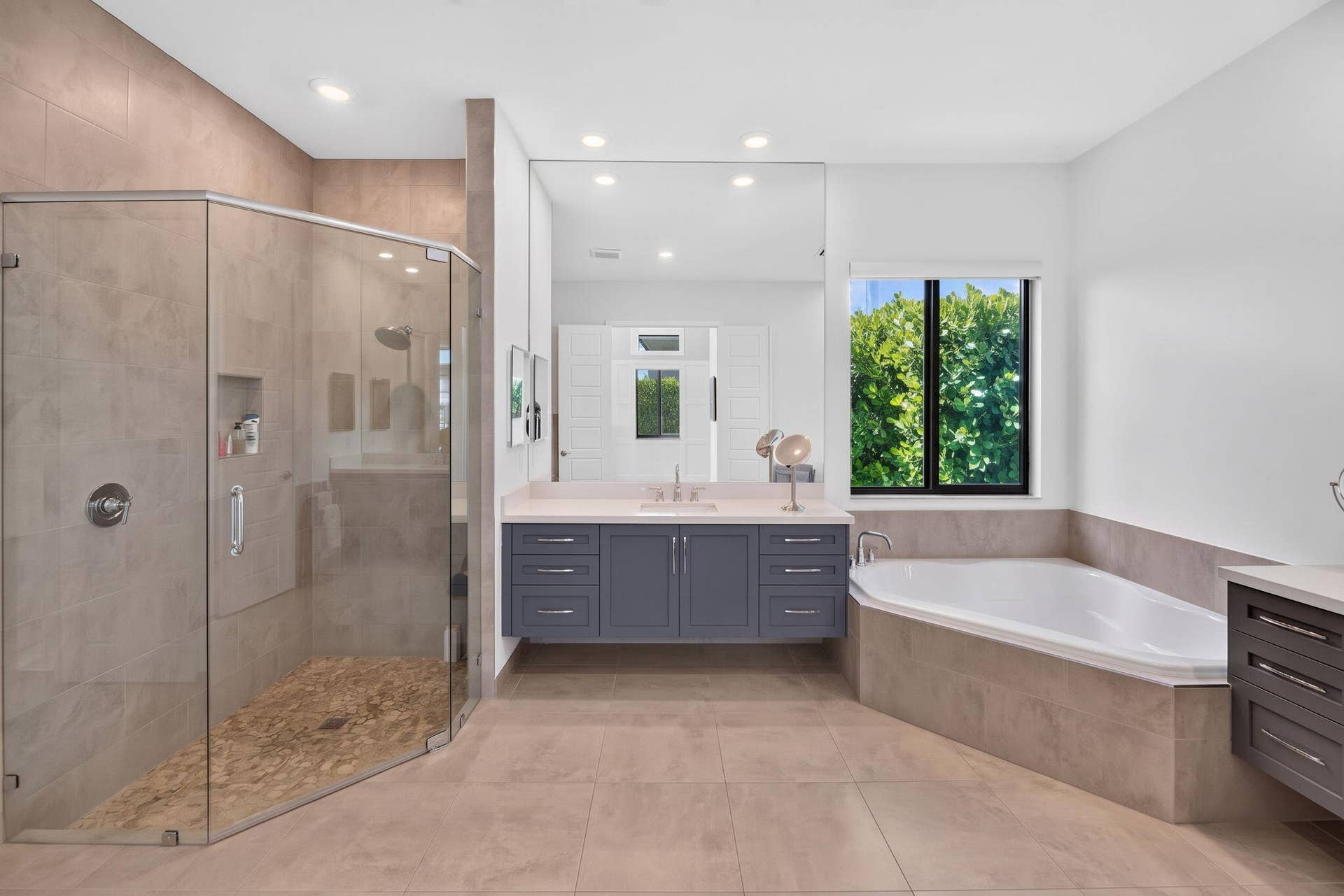 10490 S Lago Vista Circle, Parkland, FL 33076 Primary Bathroom