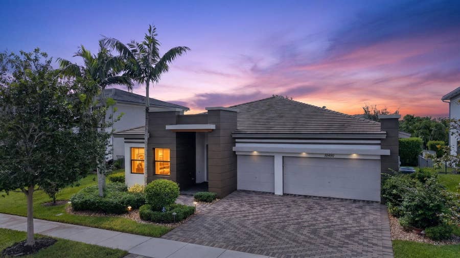 Property photo for 10490 S Lago Vista Circle, Parkland, FL