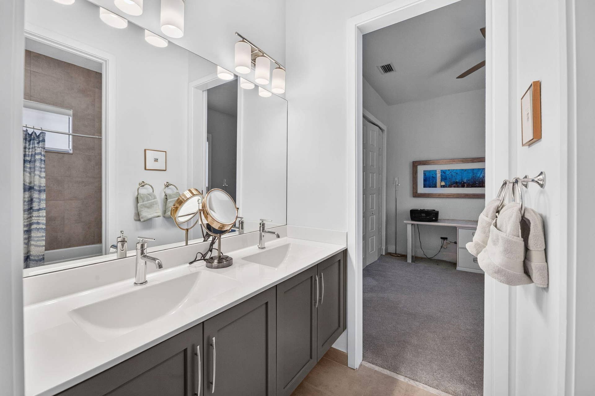10490 S Lago Vista Circle, Parkland, FL 33076 Jack & Jill Bathroom