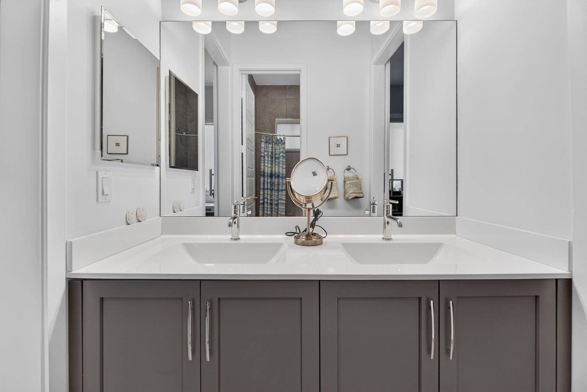 10490 S Lago Vista Circle, Parkland, FL 33076 Jack & Jill Bathroom