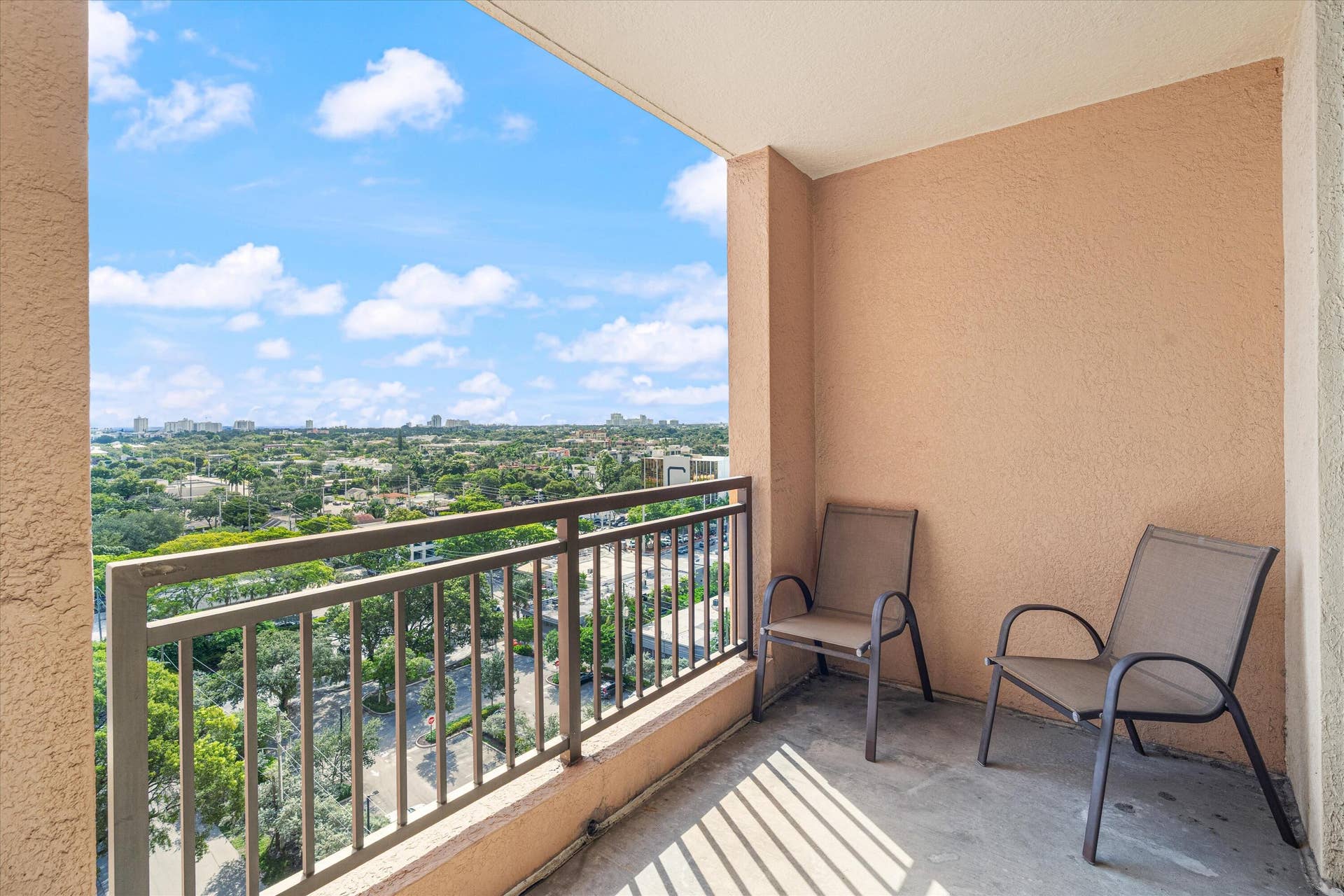 24-110 N Federal Hwy #1214 Ft. Lauderdal