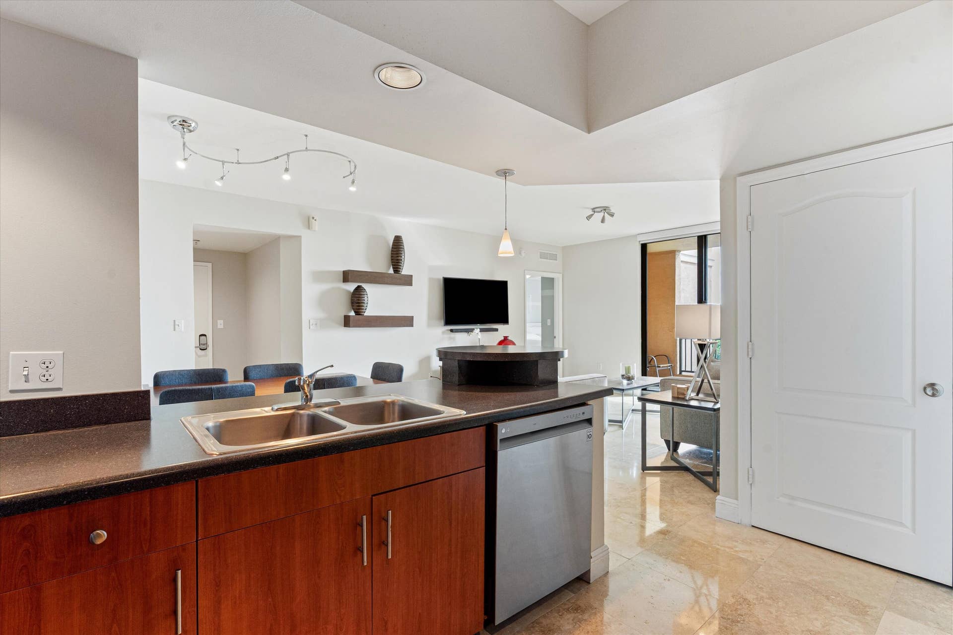 09-110 N Federal Hwy #1214 Ft. Lauderdal