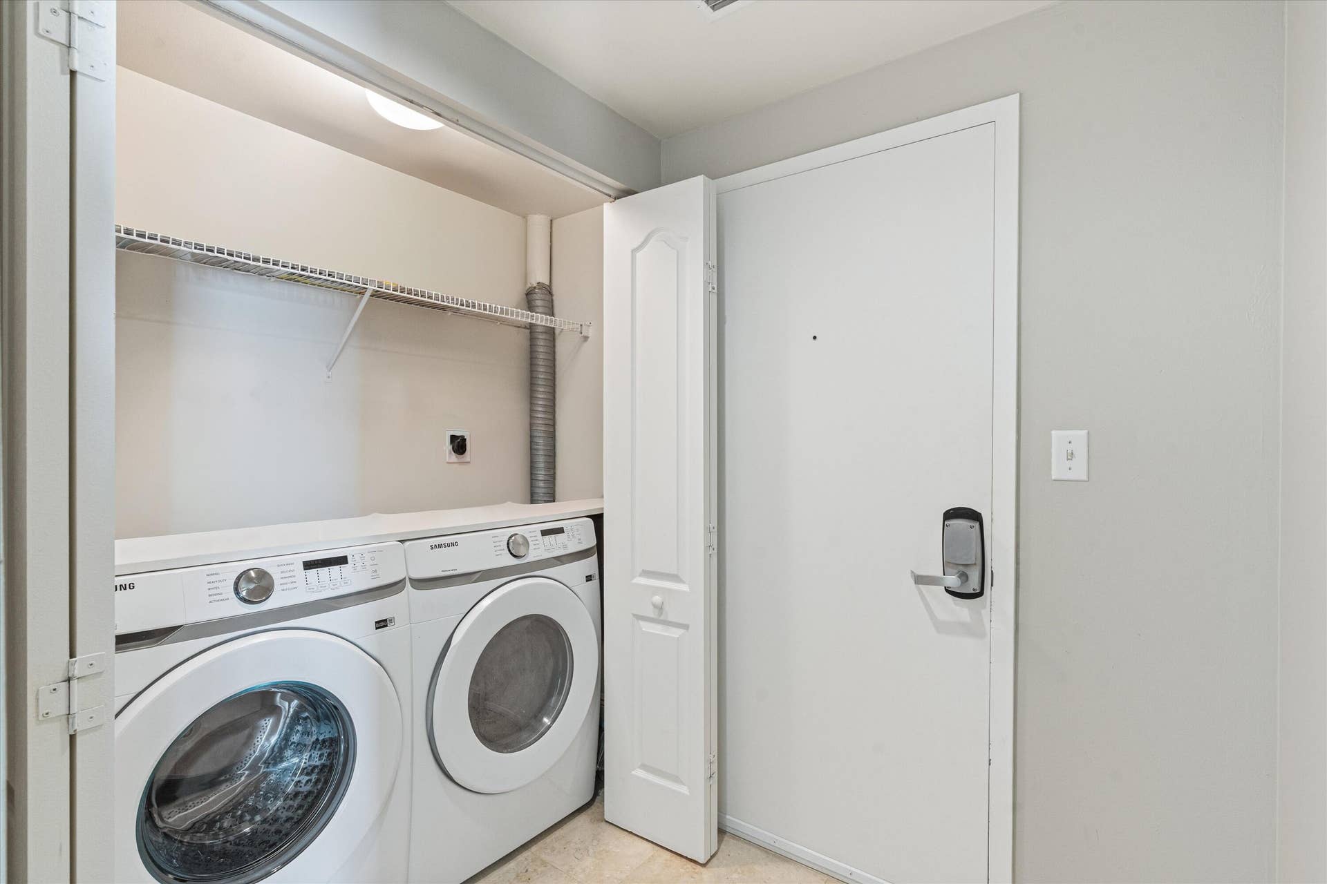 23-110 N Federal Hwy #1214 Ft. Lauderdal