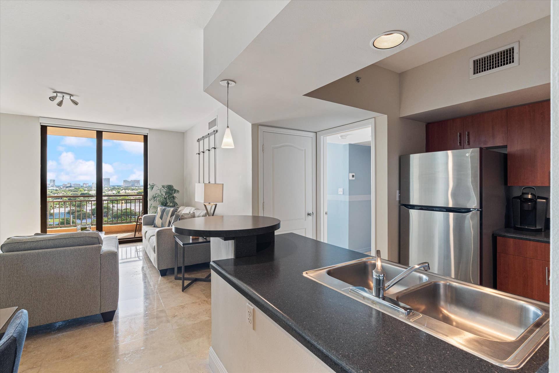 08-110 N Federal Hwy #1214 Ft. Lauderdal