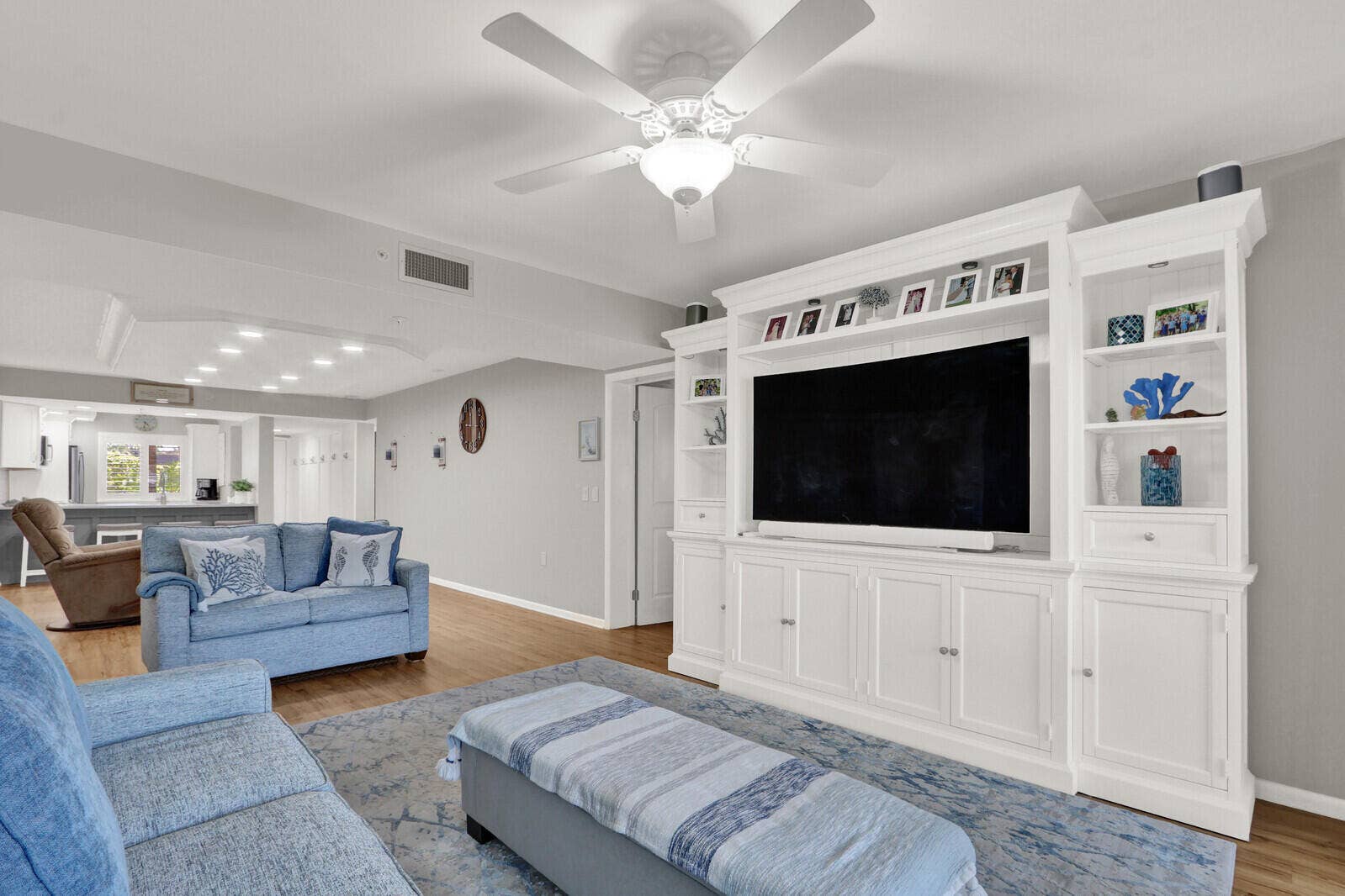 701 SEAFARER Circle, #105, Jupiter, FL 33477 Living Room