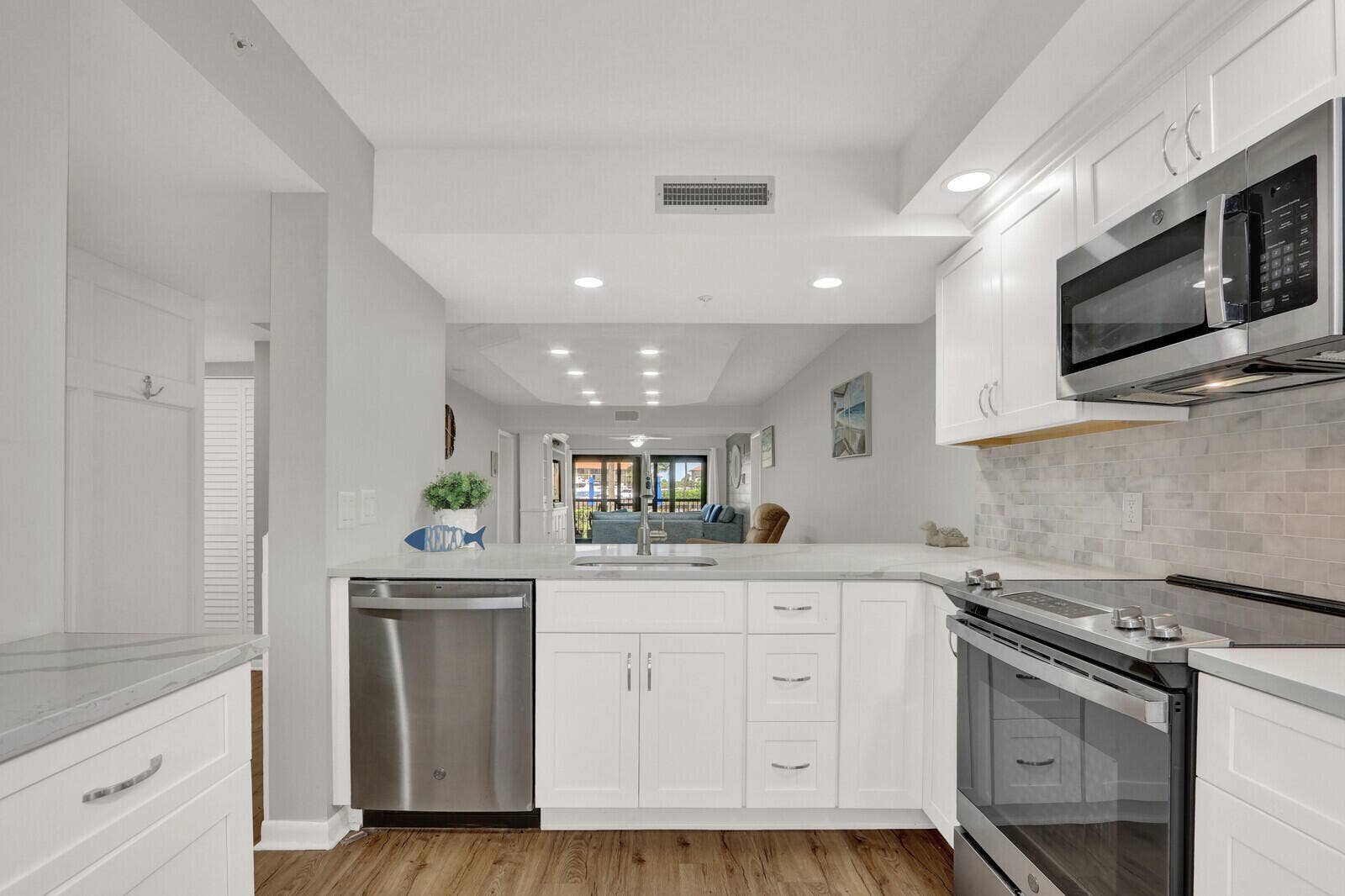 701 SEAFARER Circle, #105, Jupiter, FL 33477 Kitchen