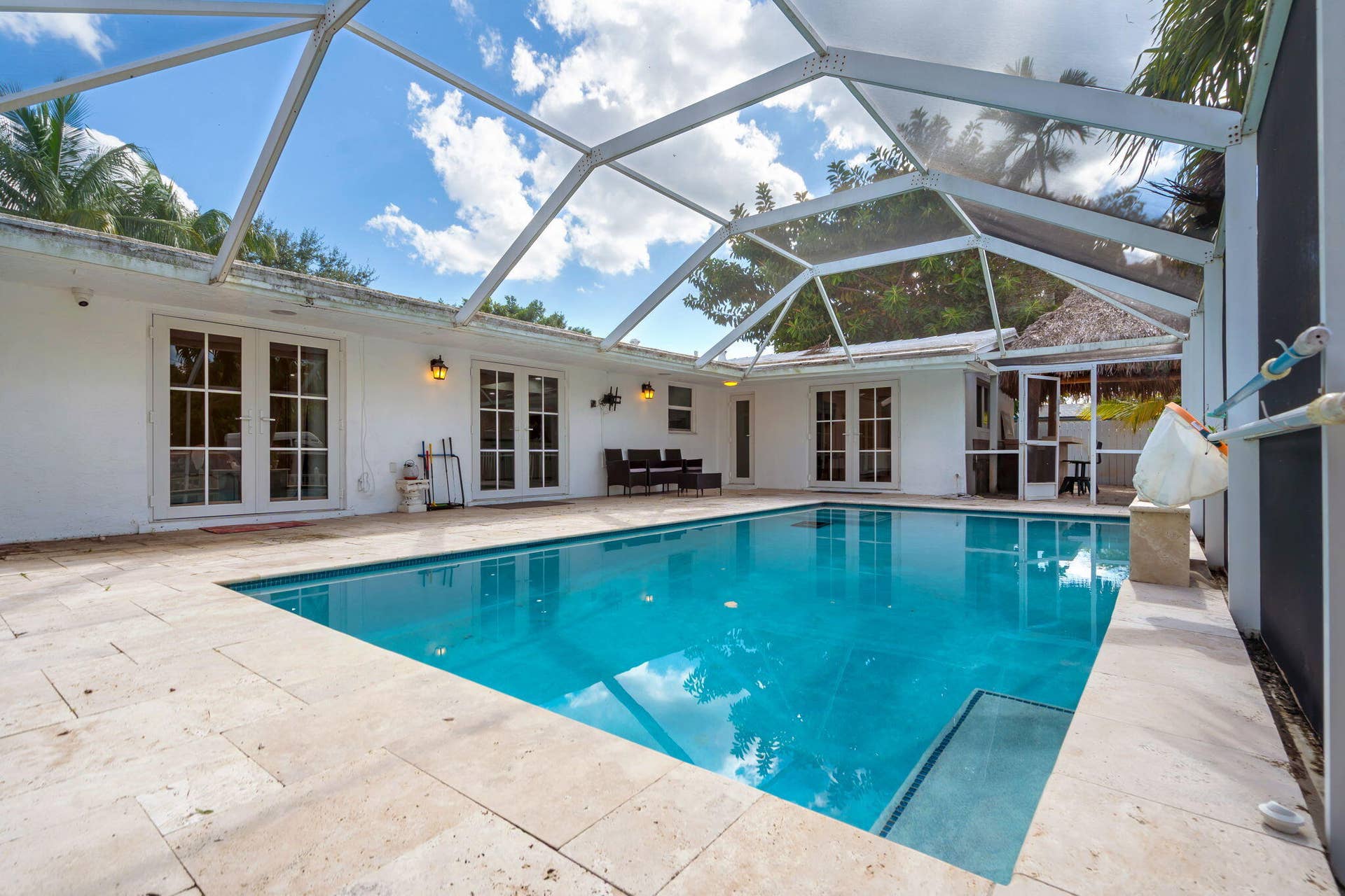 10-web-or-mls-421SW18th-35