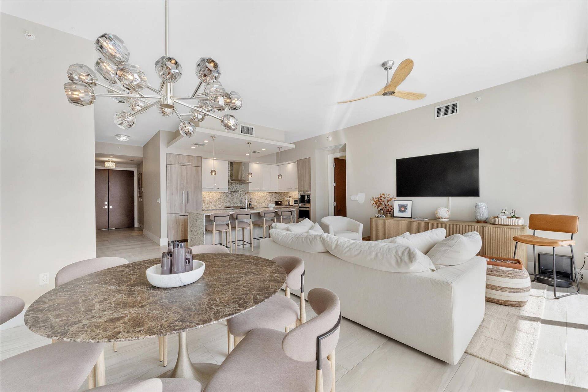 161 ISLE OF VENICE Drive, #203, Fort Lauderdale, FL 33301 09-161 Isle of Venice_009
