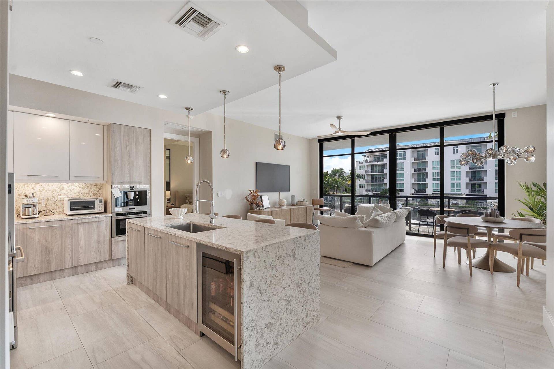 161 ISLE OF VENICE Drive, #203, Fort Lauderdale, FL 33301 02-161 Isle of Venice_002