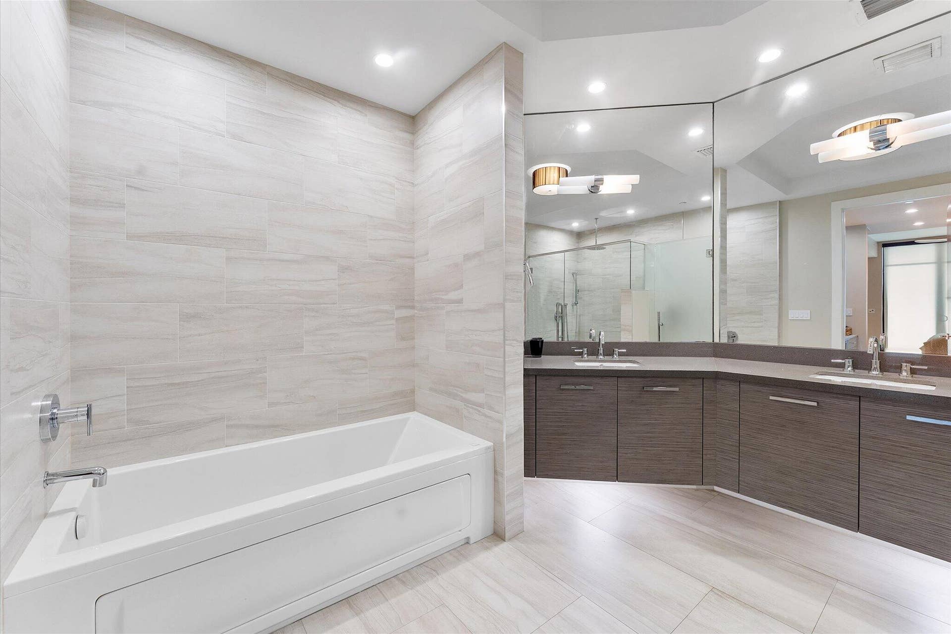 161 ISLE OF VENICE Drive, #203, Fort Lauderdale, FL 33301 24-161 Isle of Venice_024