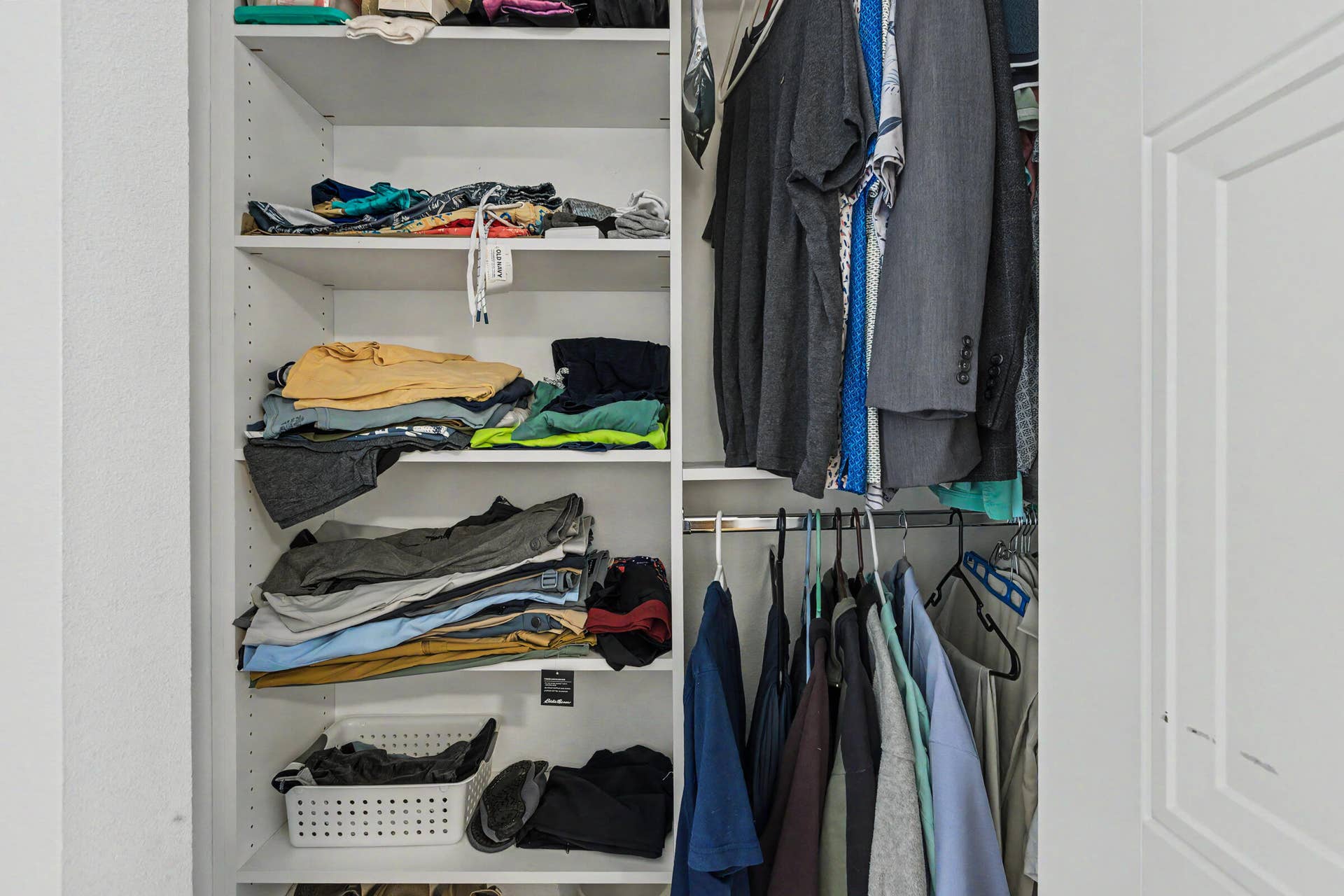 Additional closet in the primary BR