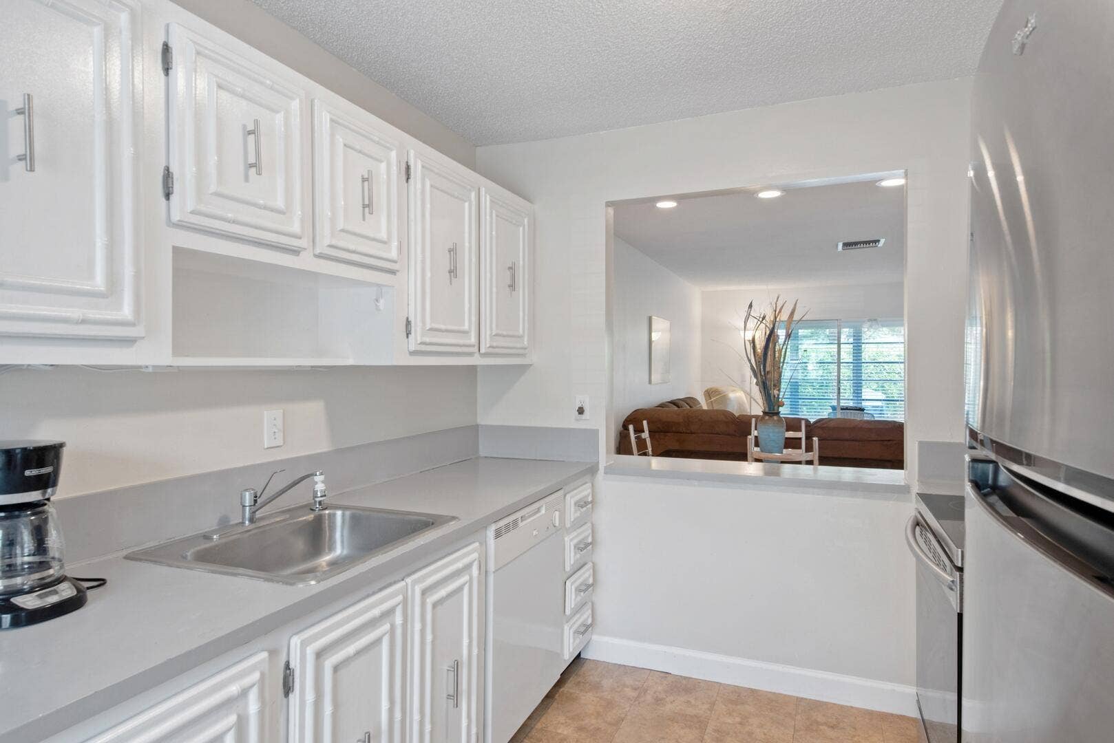 13670 VIA FLORA, #B, Delray Beach, FL 33484 Updated Kitchen
