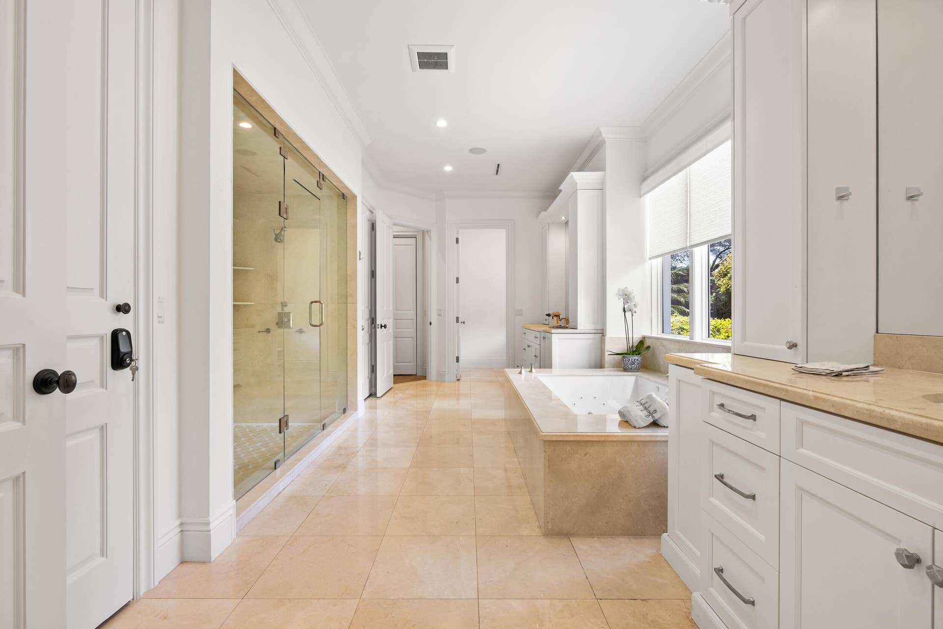 17965 SE VILLAGE Circle, Tequesta, FL 33469 Primary Bathroom