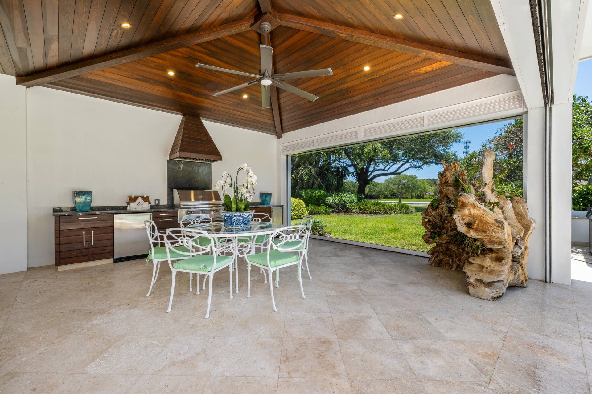 17965 SE VILLAGE Circle, Tequesta, FL 33469 Covered Loggia