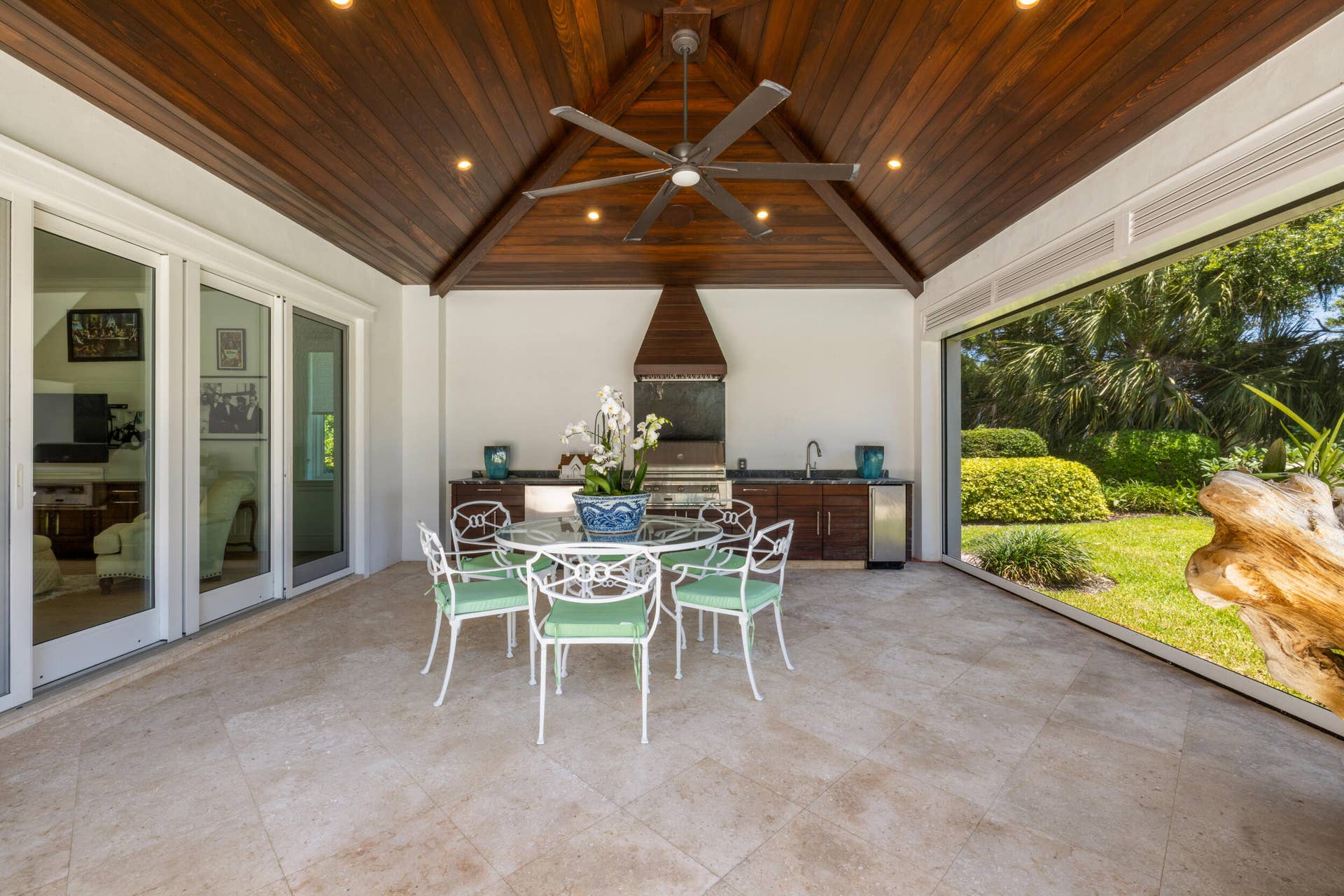 17965 SE VILLAGE Circle, Tequesta, FL 33469 Covered Loggia