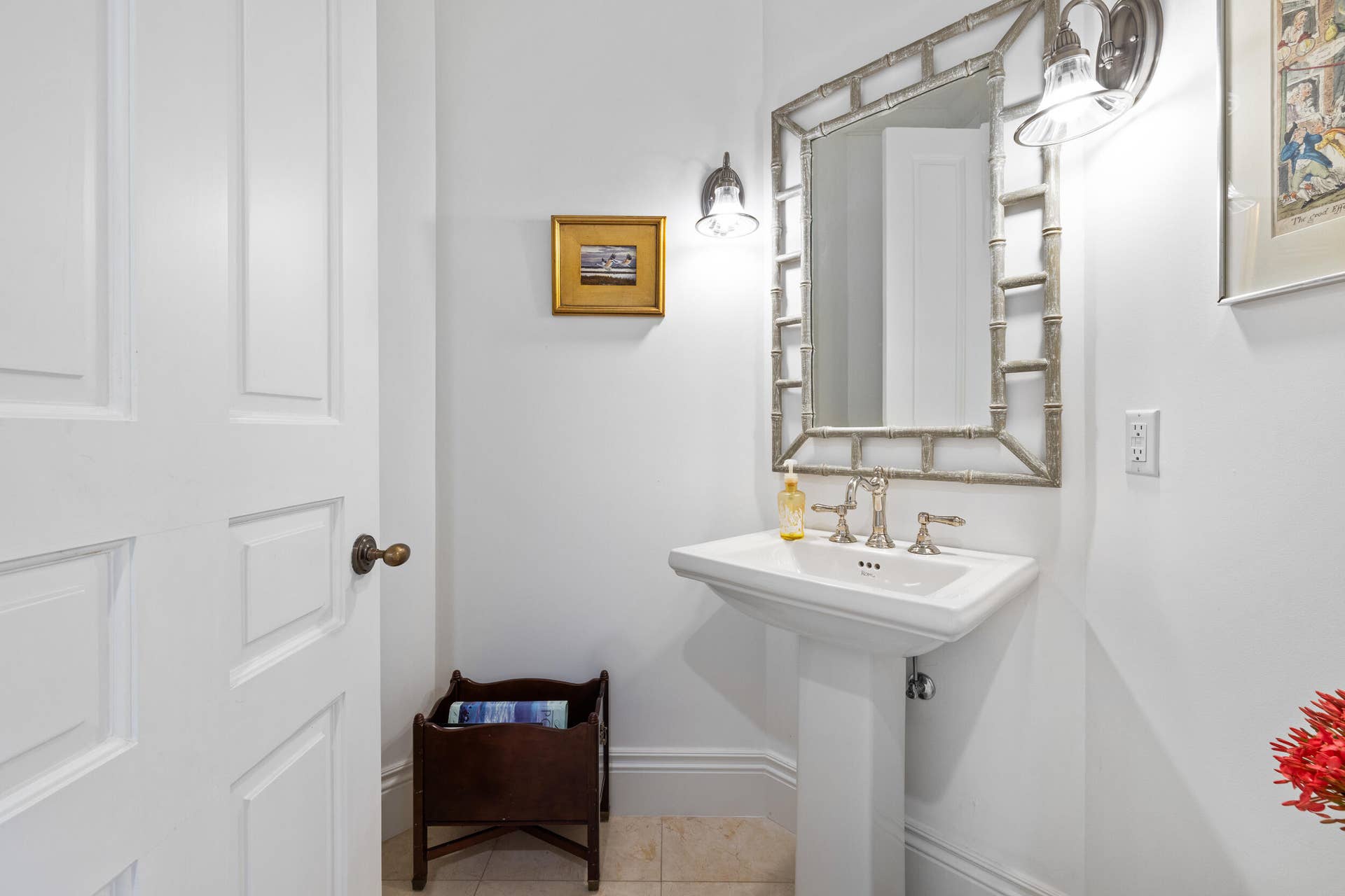 17965 SE VILLAGE Circle, Tequesta, FL 33469 Powder Room