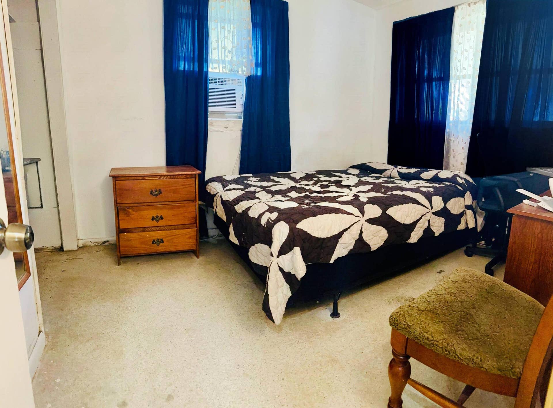 BEDROOM 1