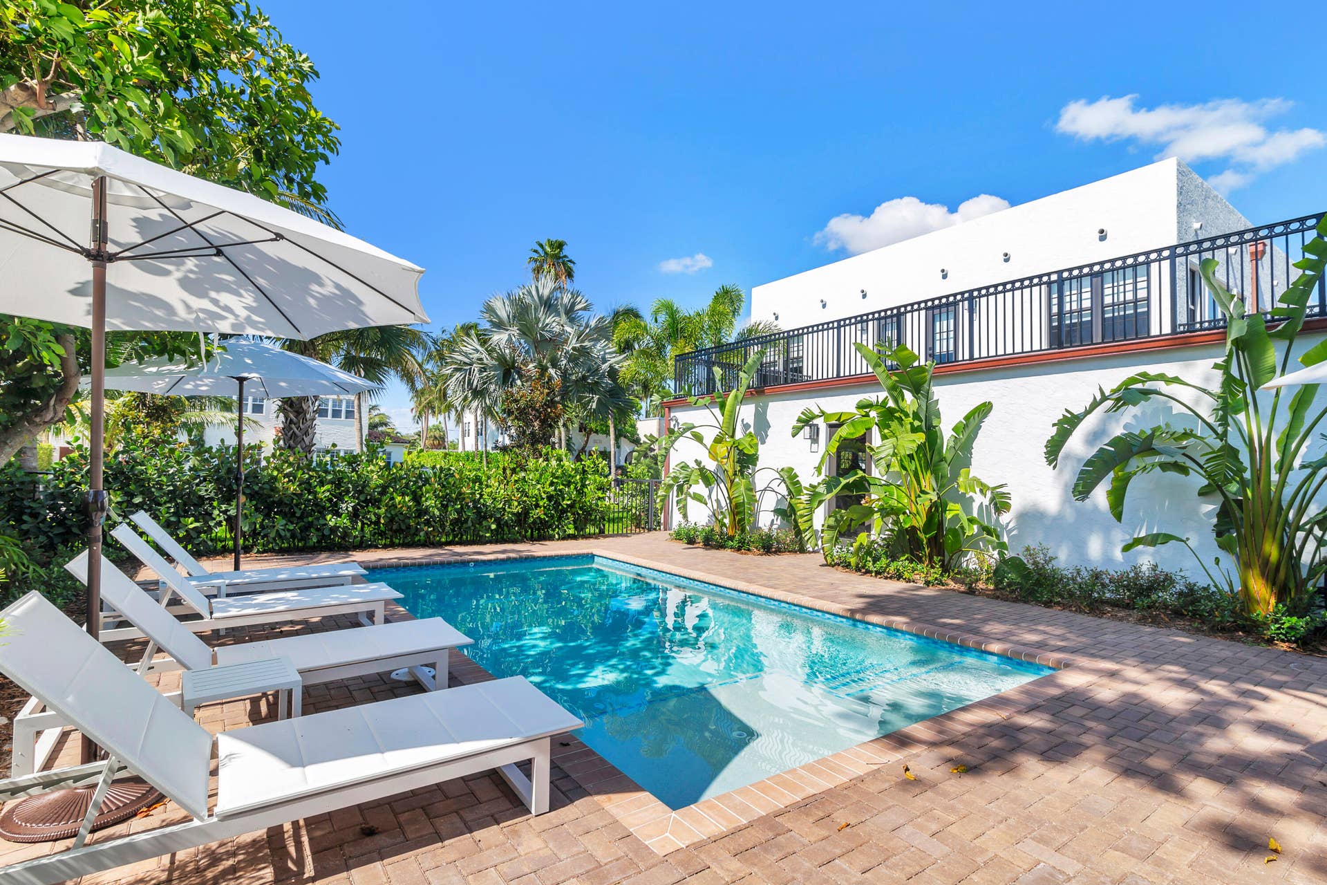 237/225 Monroe Drive, West Palm Beach, FL 33405 237 - Pool